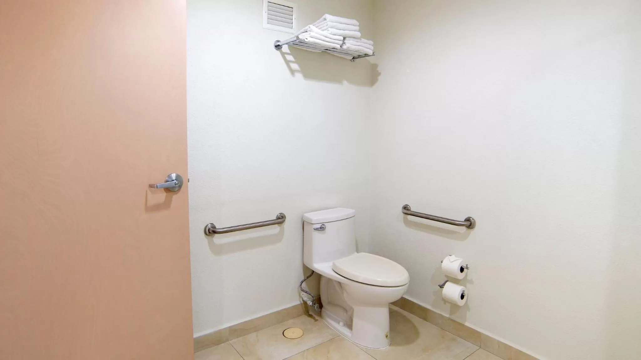 Bathroom in Holiday Inn Express Xalapa by IHG