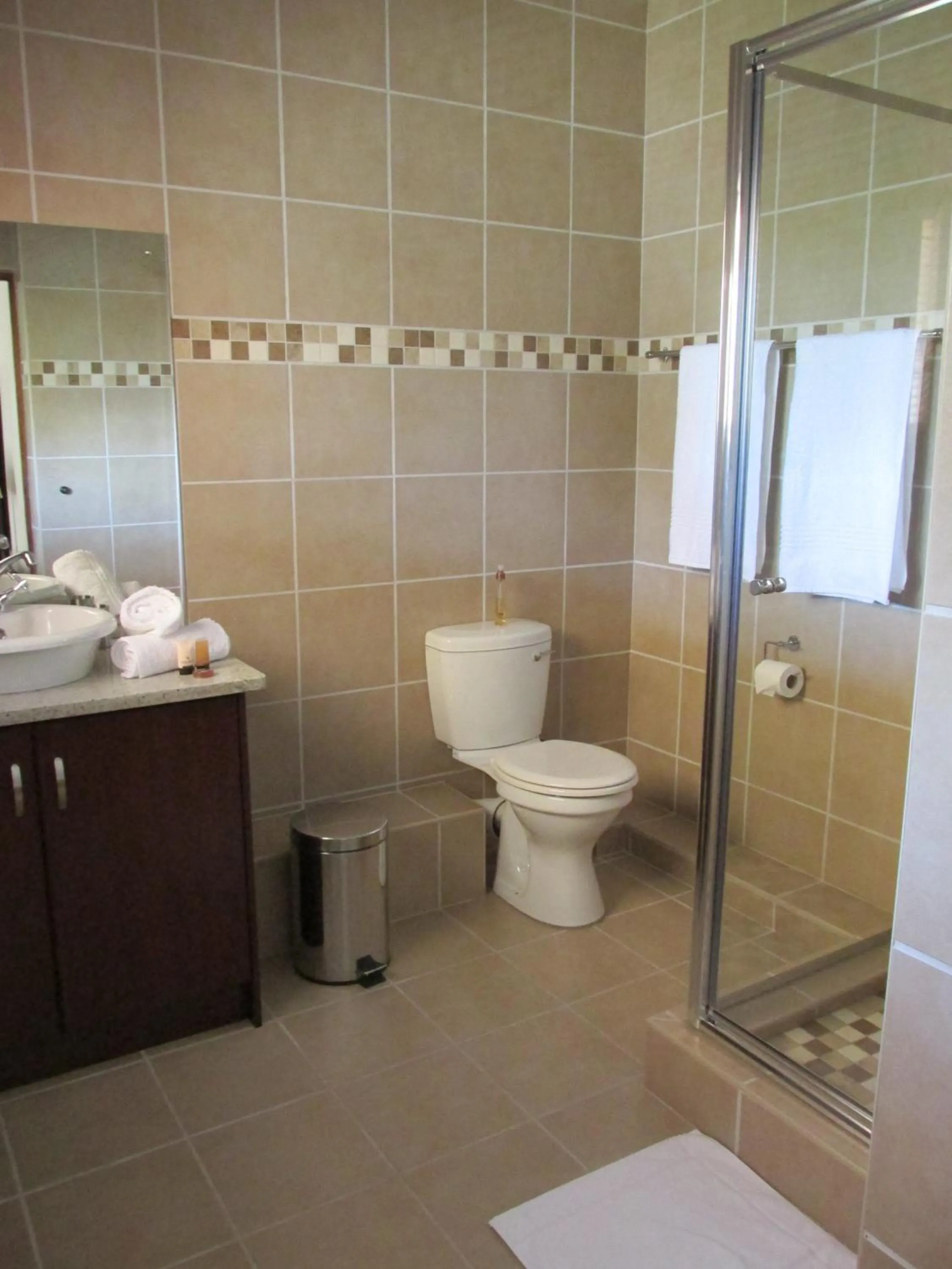 Shower in Karoo Sun Guest House