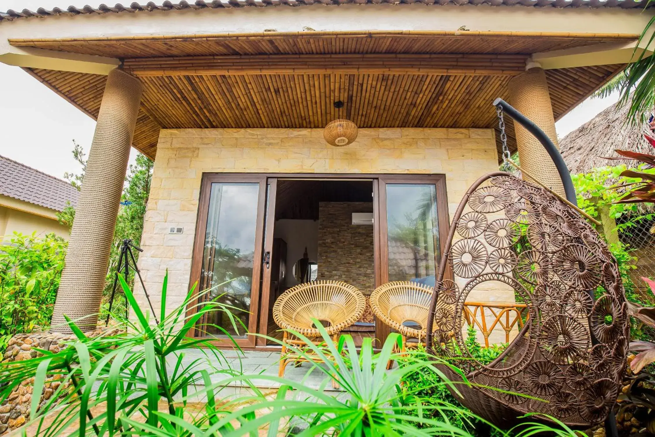 Deluxe Bungalow with Garden View in Coral Bay Resort Deluxe Bungalow with Garden View in Coral Bay Resort