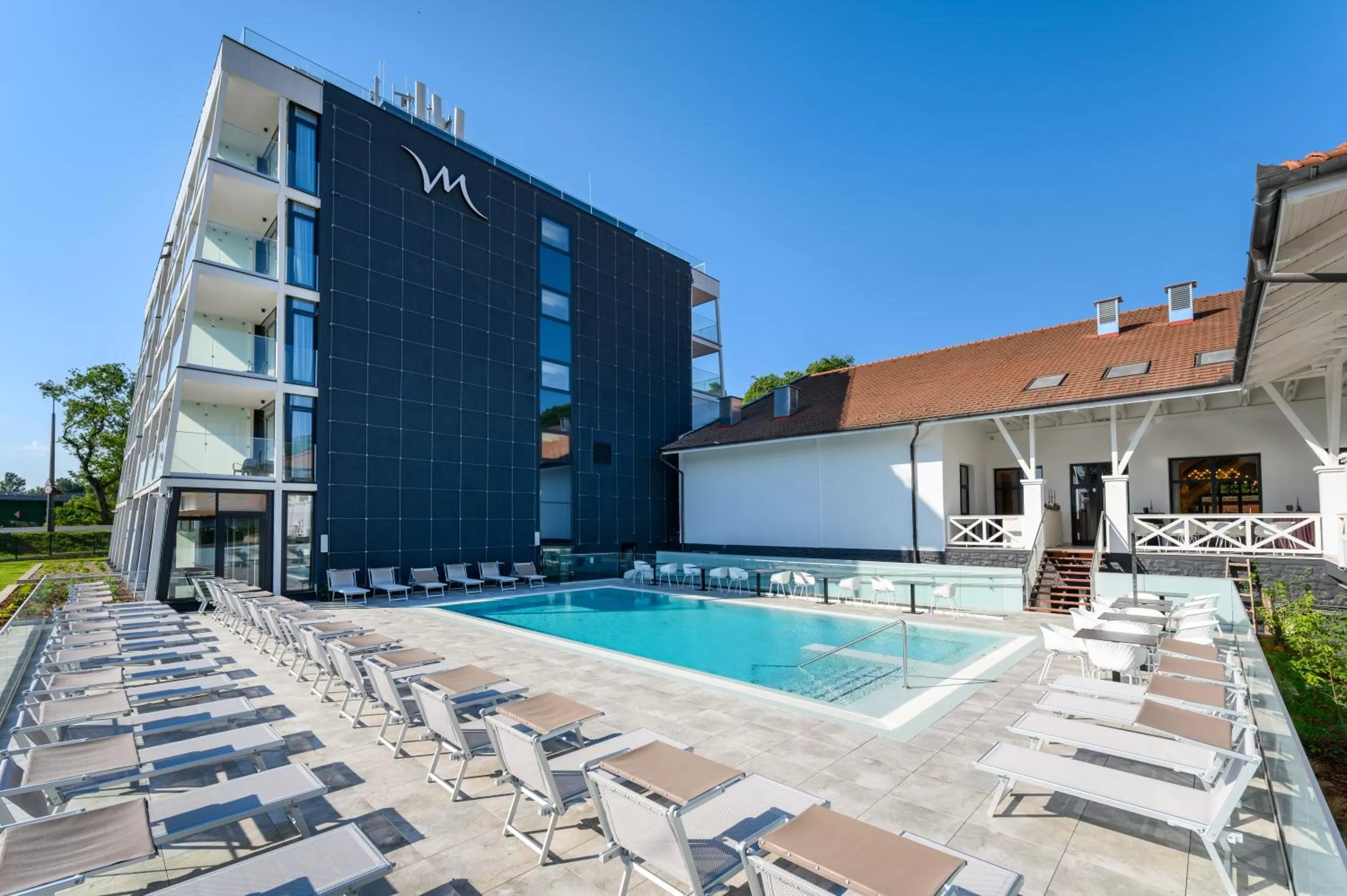Swimming pool in Mercure Tokaj Center