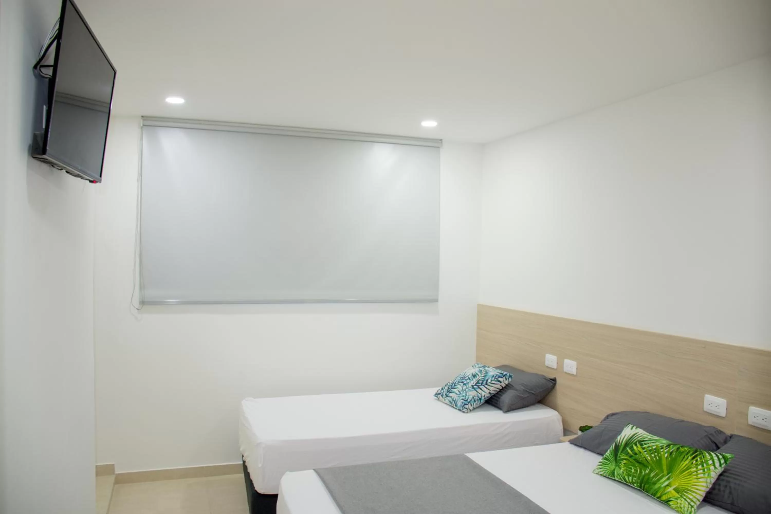 Bathroom, TV/Entertainment Center in Stanza Hotel Monteria