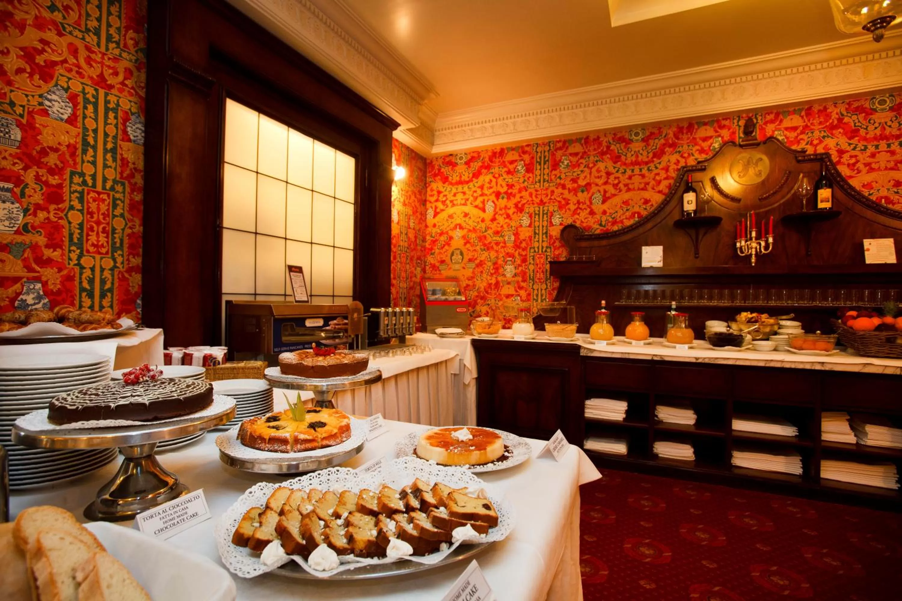 Restaurant/places to eat in Hotel Albani Firenze