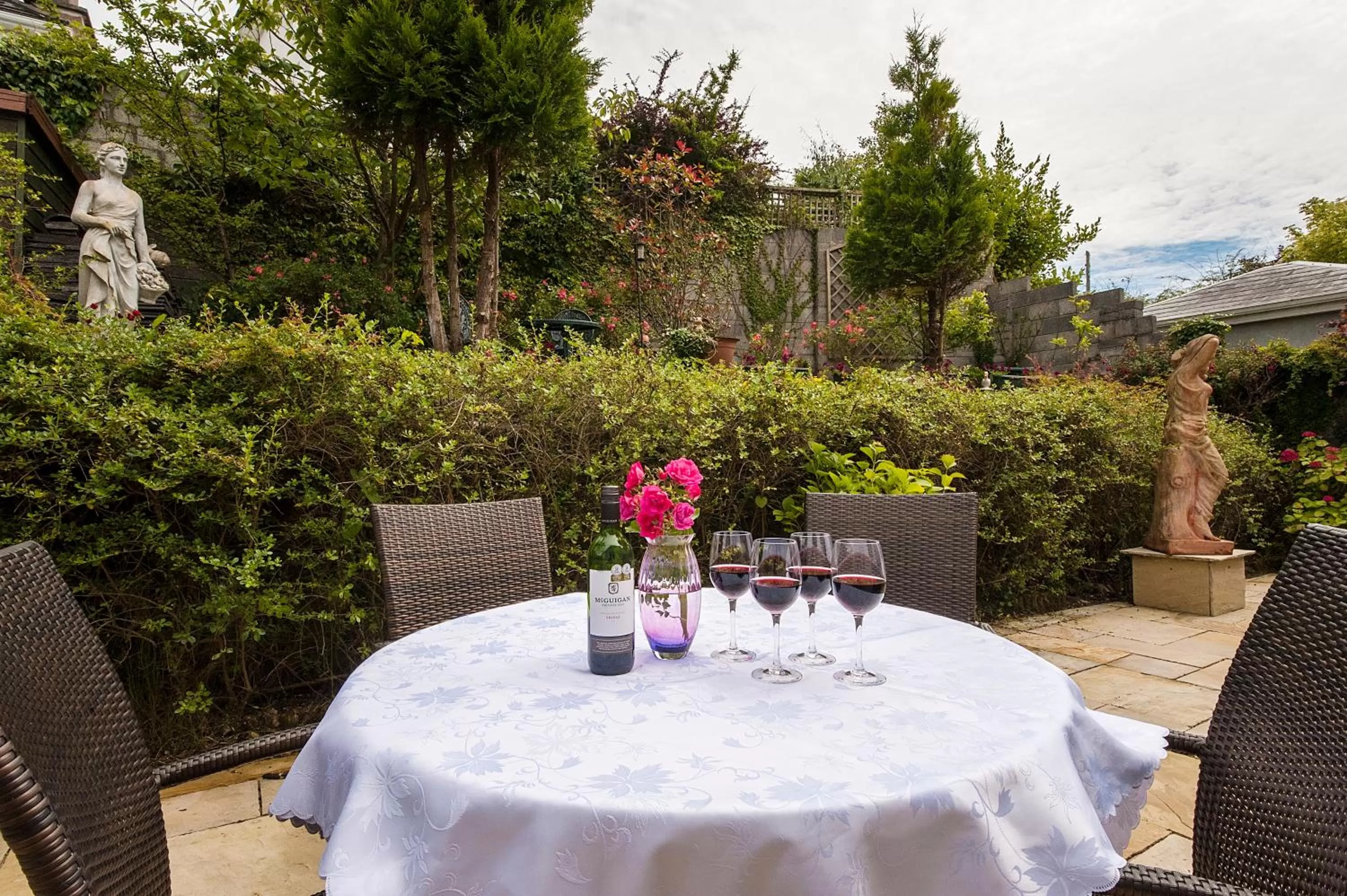 Garden in Sea Breeze Lodge B&B Galway
