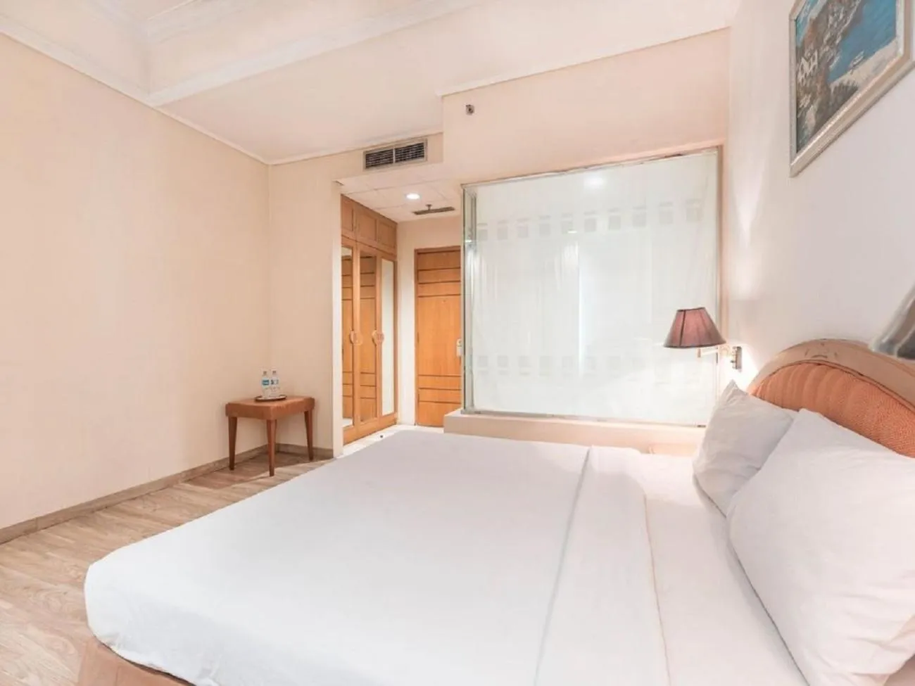 Bed in Hotel Bulevar Tanjung Duren Jakarta