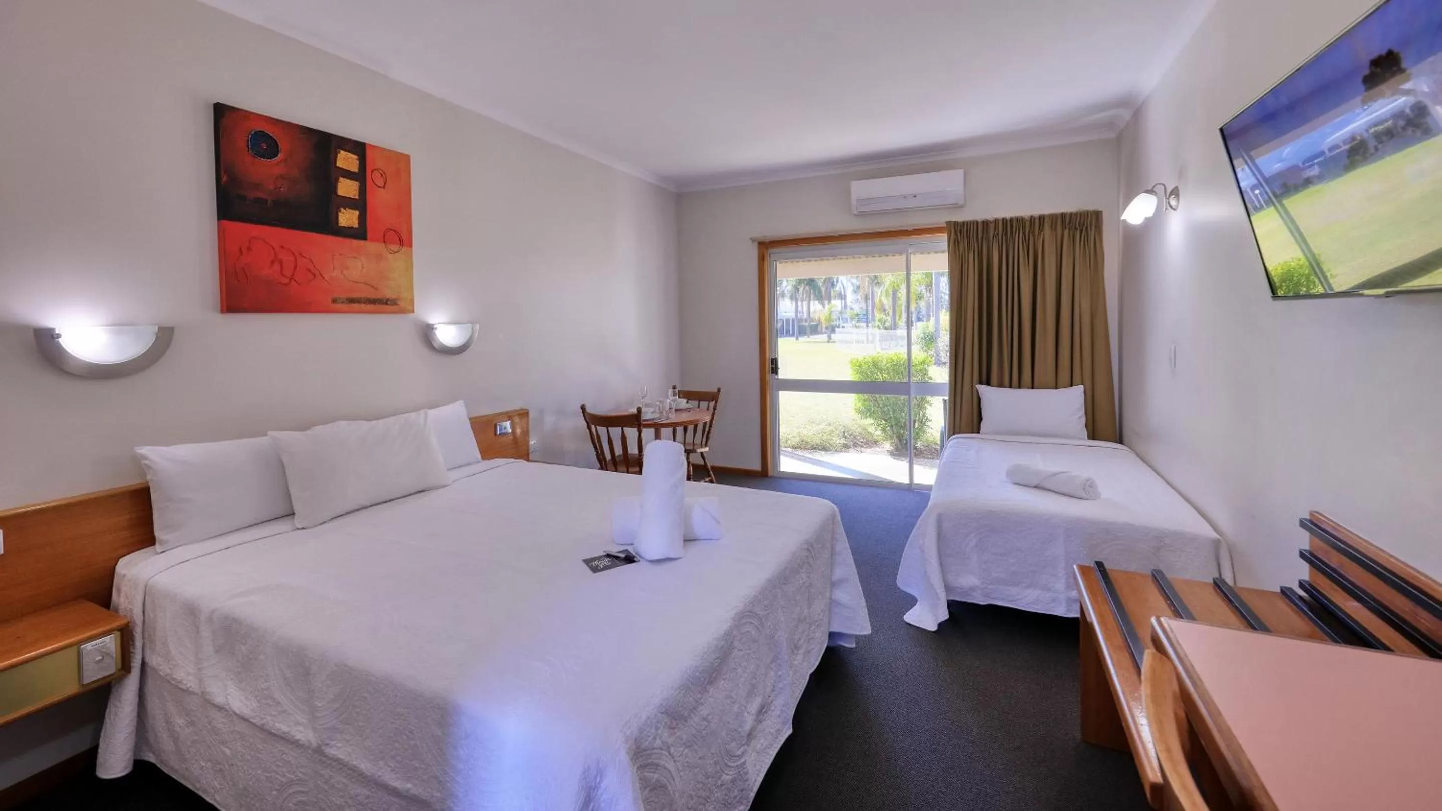 Bed in Chinchilla Great Western Motor Inn