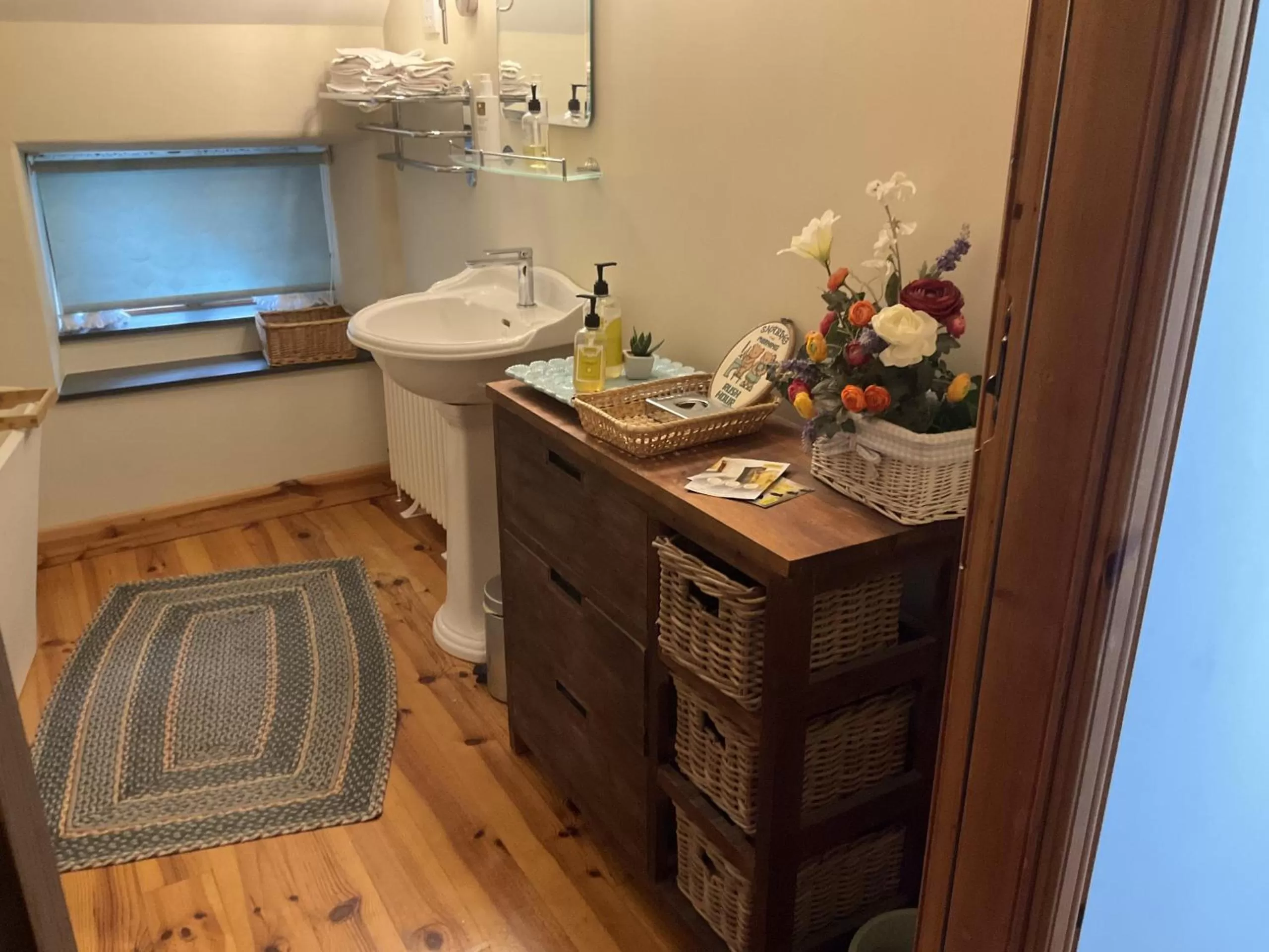 Bathroom in Armidale Cottages B&B