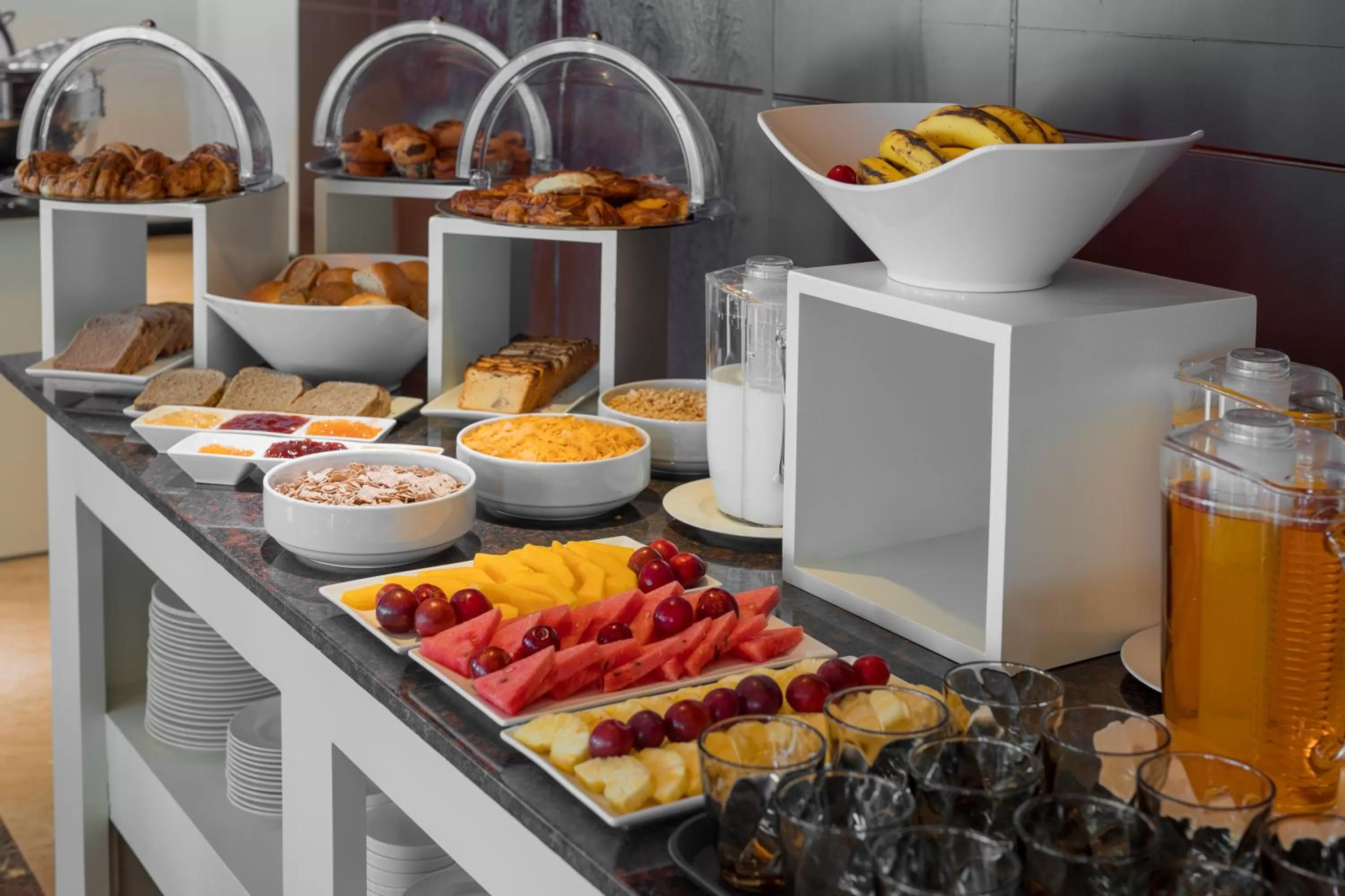 Restaurant/places to eat in Best Western Plus Pearl Addis