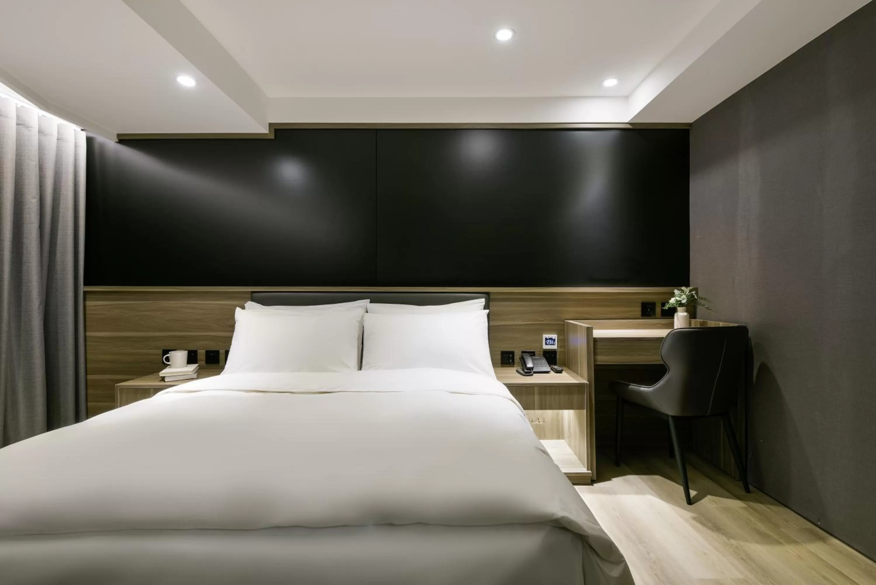 Bed in Autumn Willow Hotel