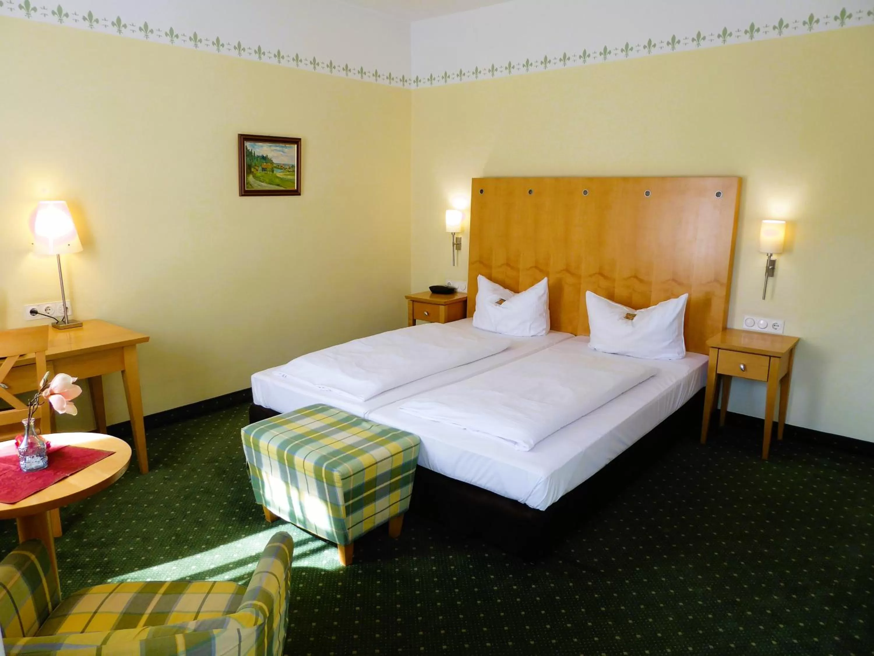 Bed in Hotel Rosenheimer Hof