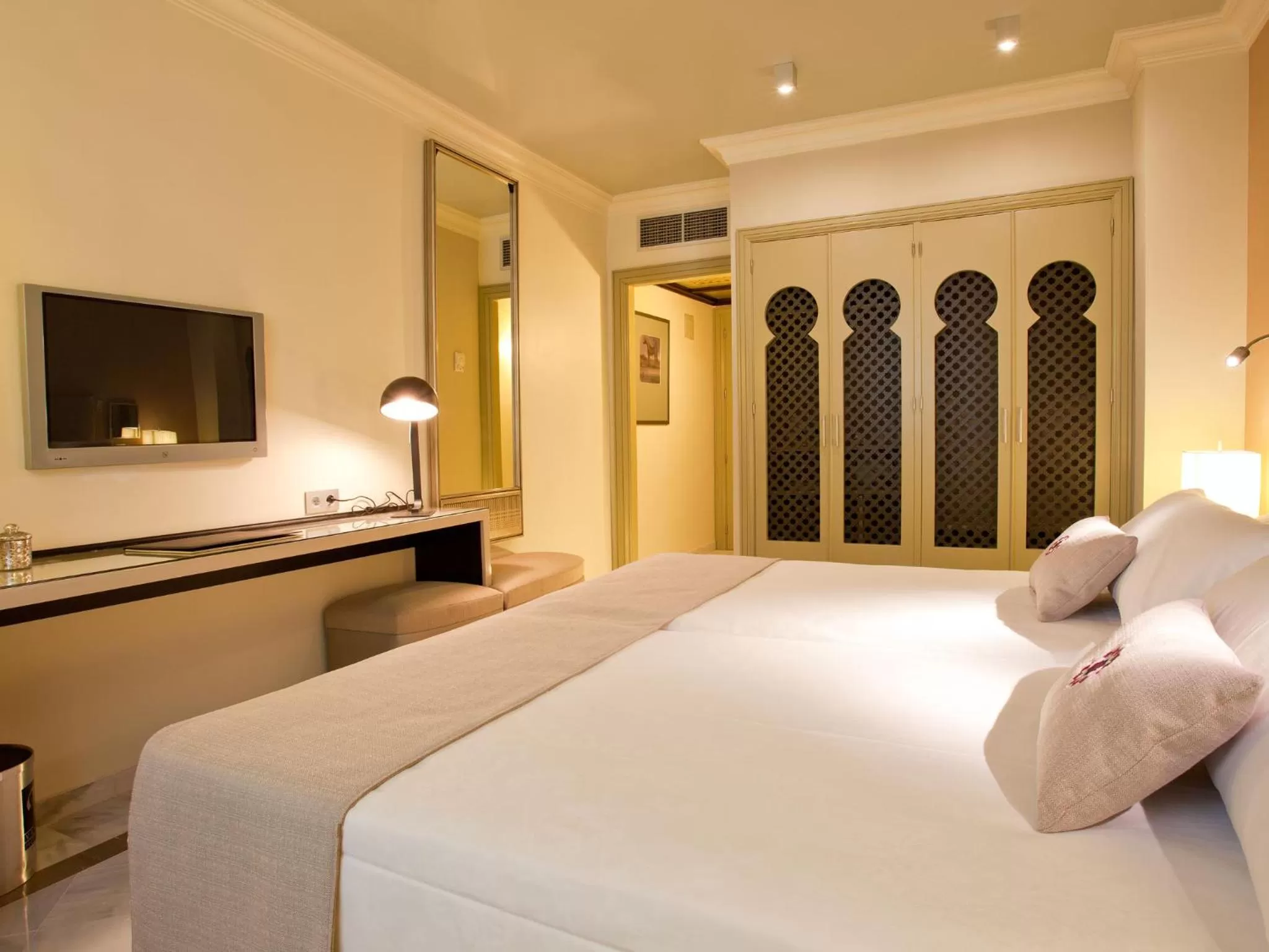 TV and multimedia, Bed in Vincci Albayzin