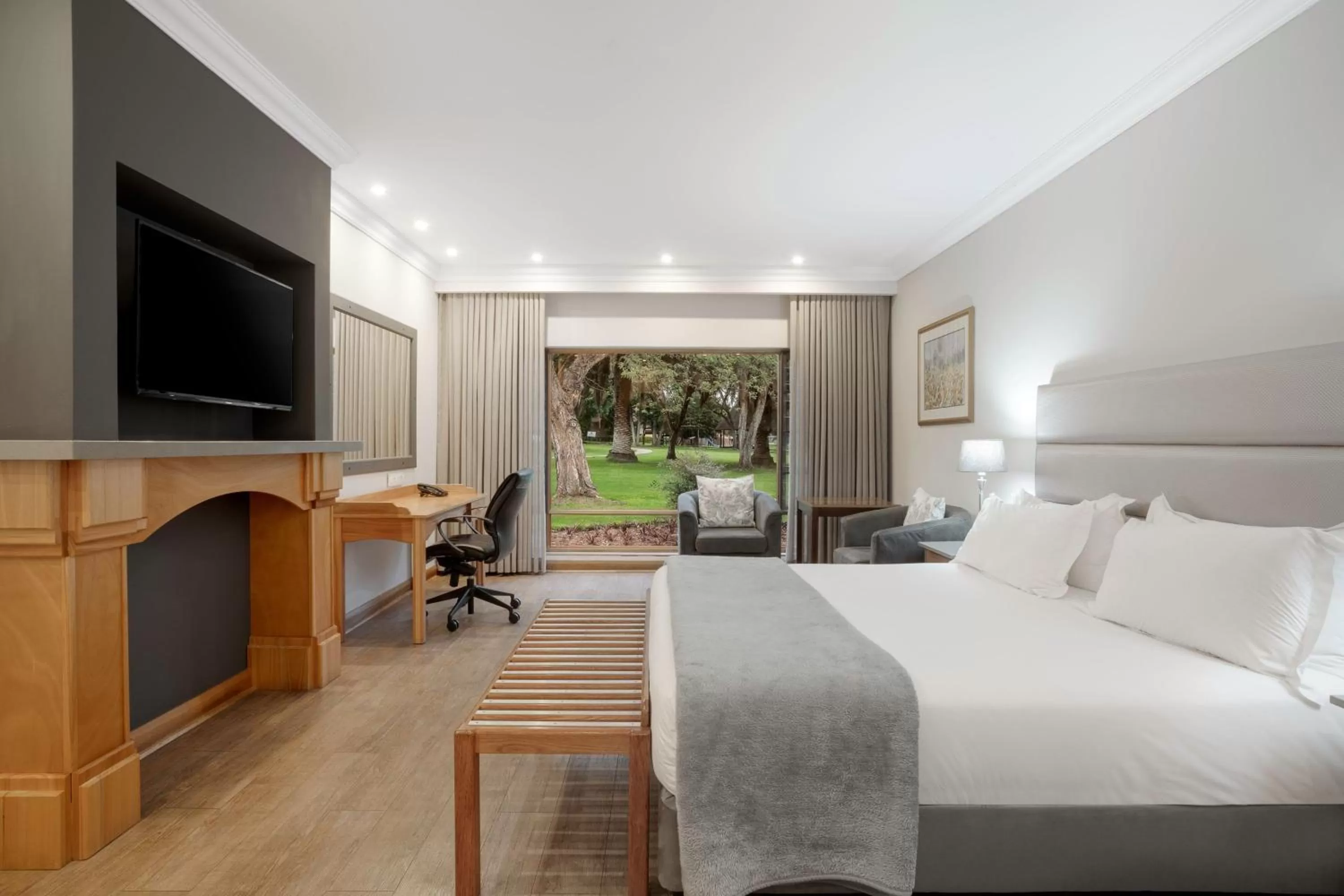 Photo of the whole room, Bed in Protea Hotel by Marriott Polokwane Ranch Resort