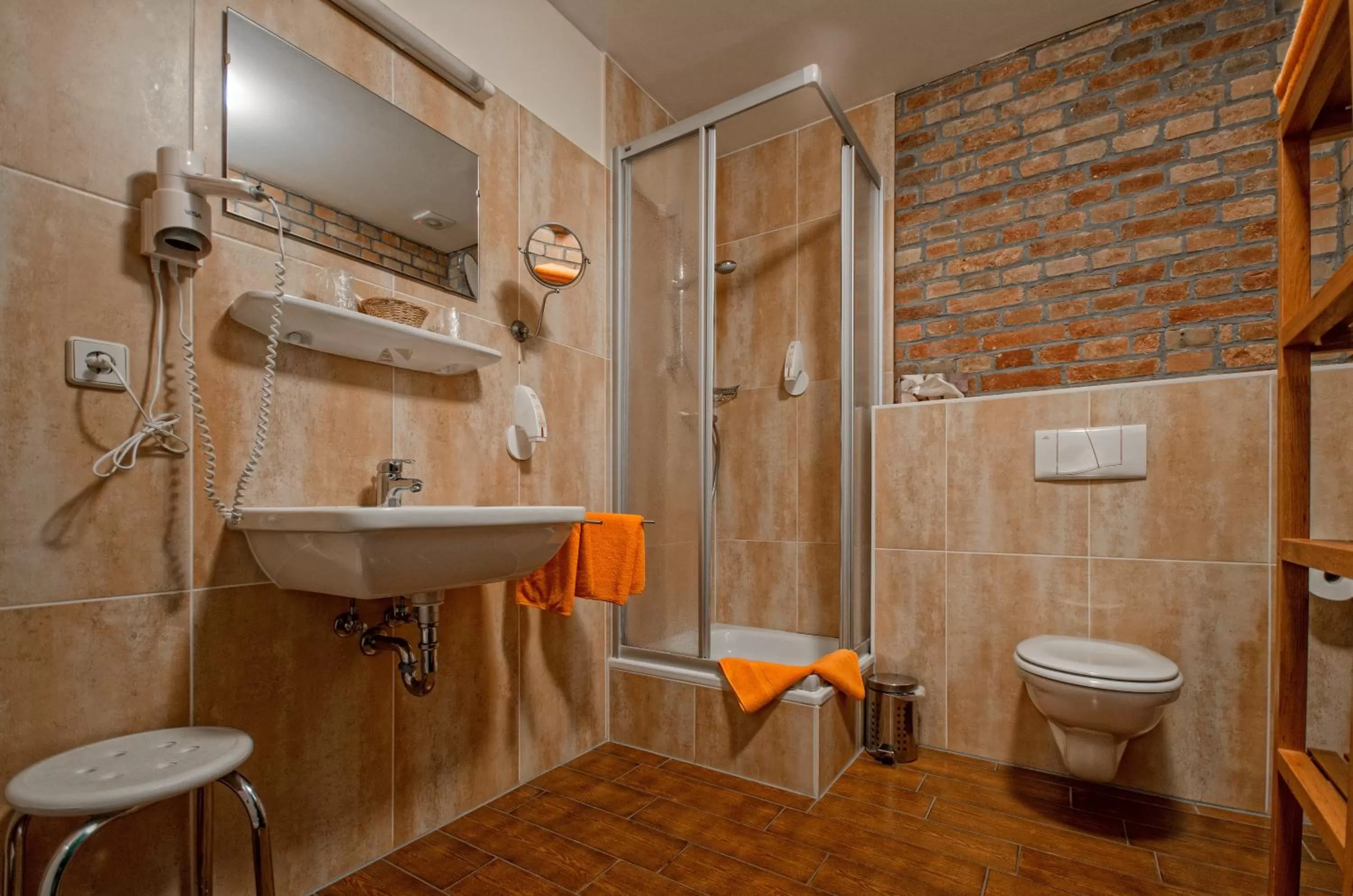 Photo of the whole room in Hotel zur Henne