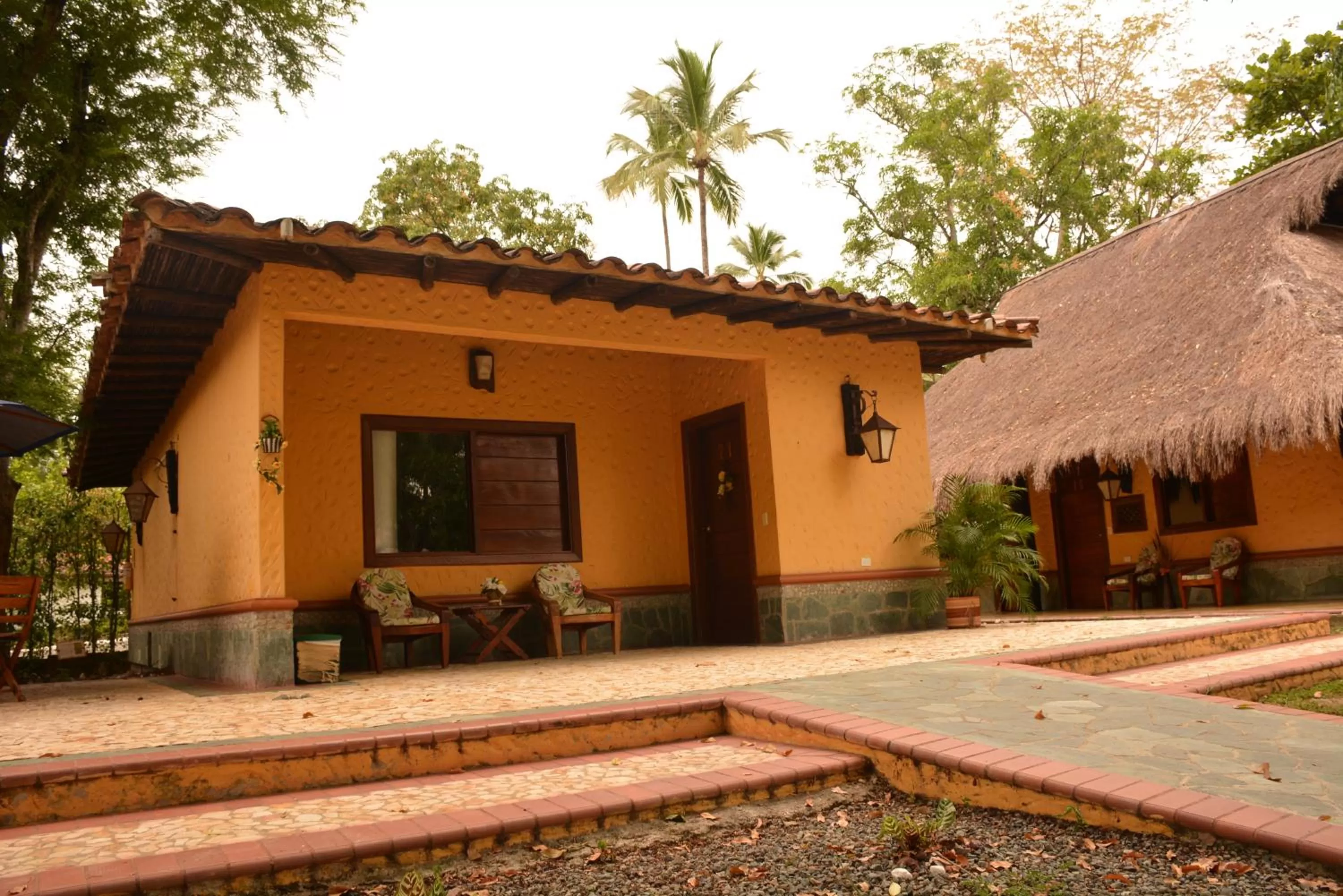 Property Building in Hotel Portón del Sol