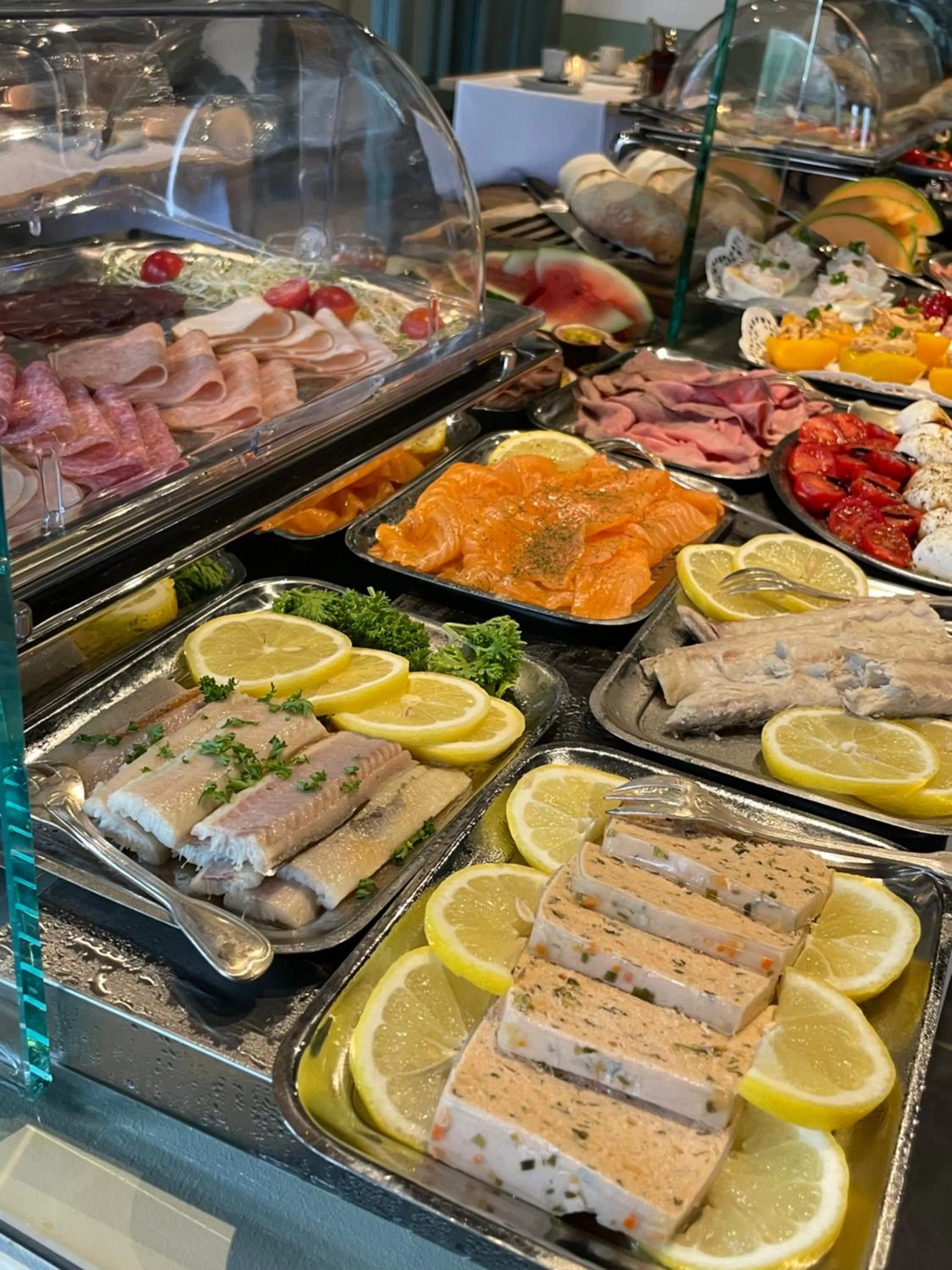 Continental breakfast, Food in Hotel Villa Verdi