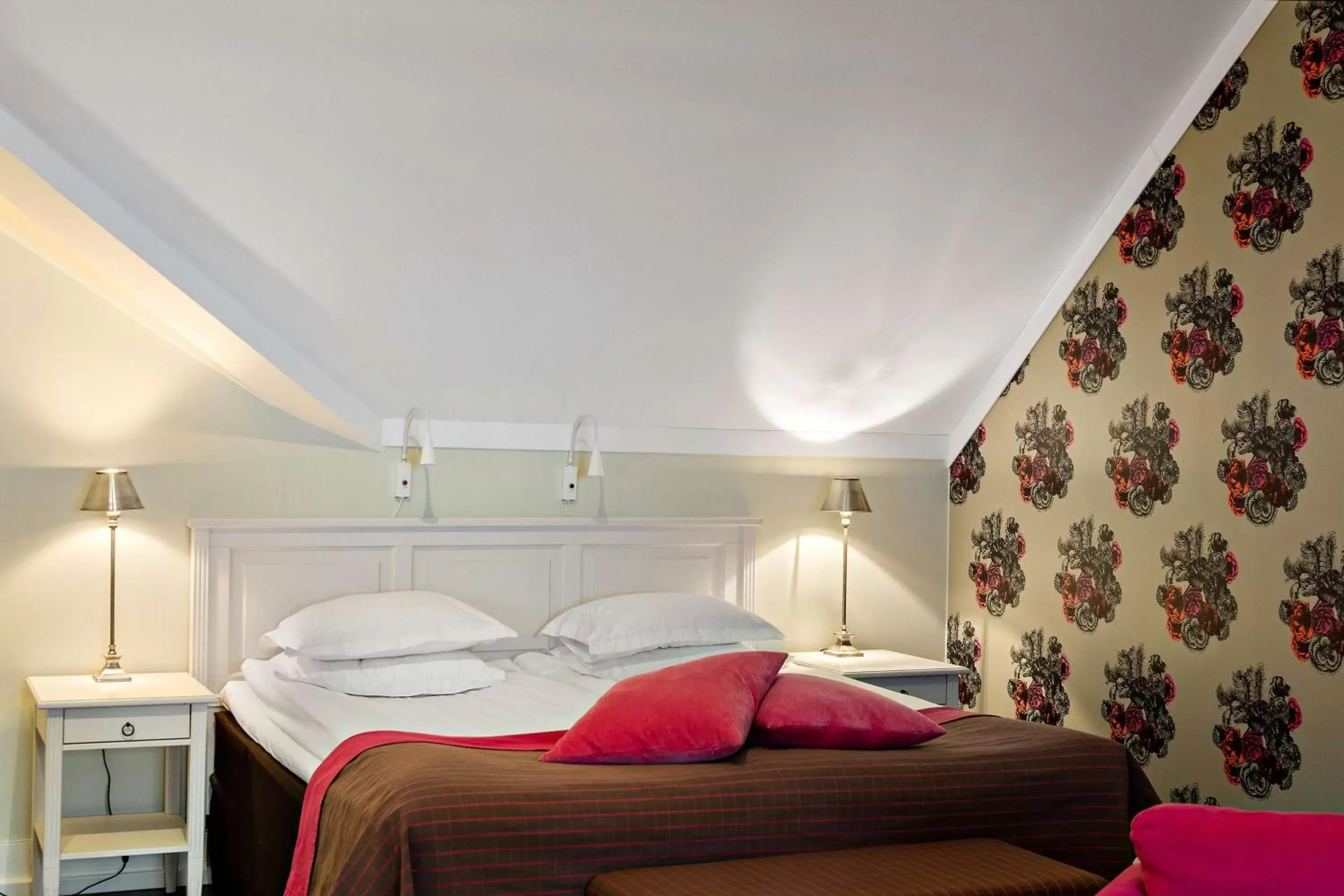 Junior Queen Suite - Non-Smoking in Best Western Plus Edward Hotel Junior Queen Suite - Non-Smoking in Best Western Plus Edward Hotel