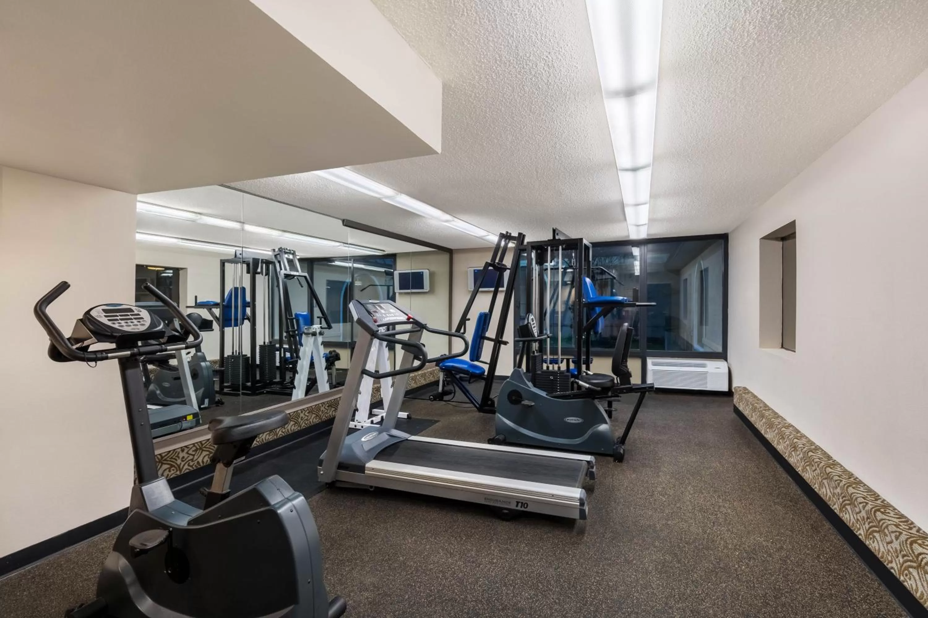 Fitness centre/facilities in Travelodge by Wyndham Memphis Airport/Graceland
