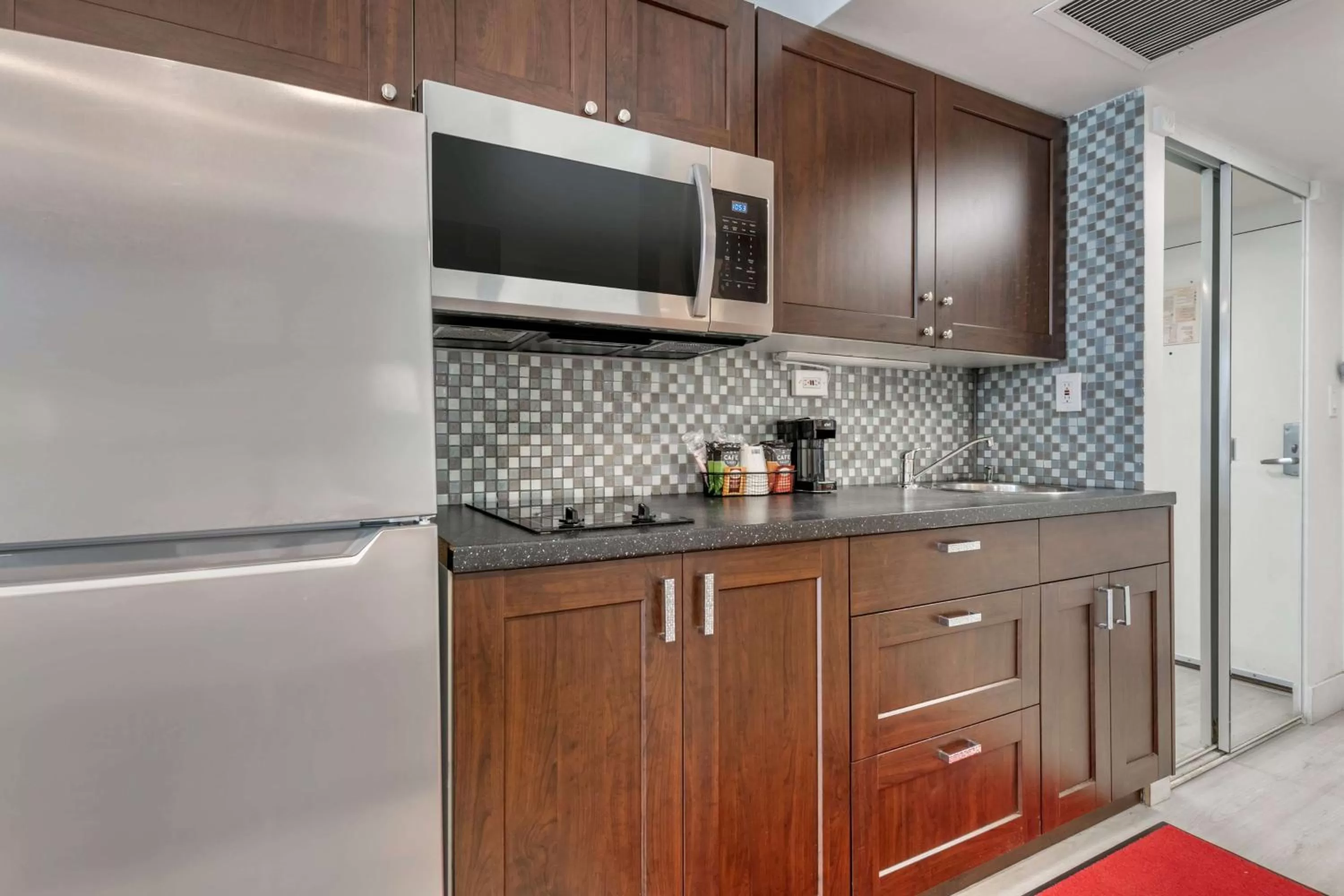 Photo of the whole room in Ramada Plaza by Wyndham Marco Polo Beach Resort