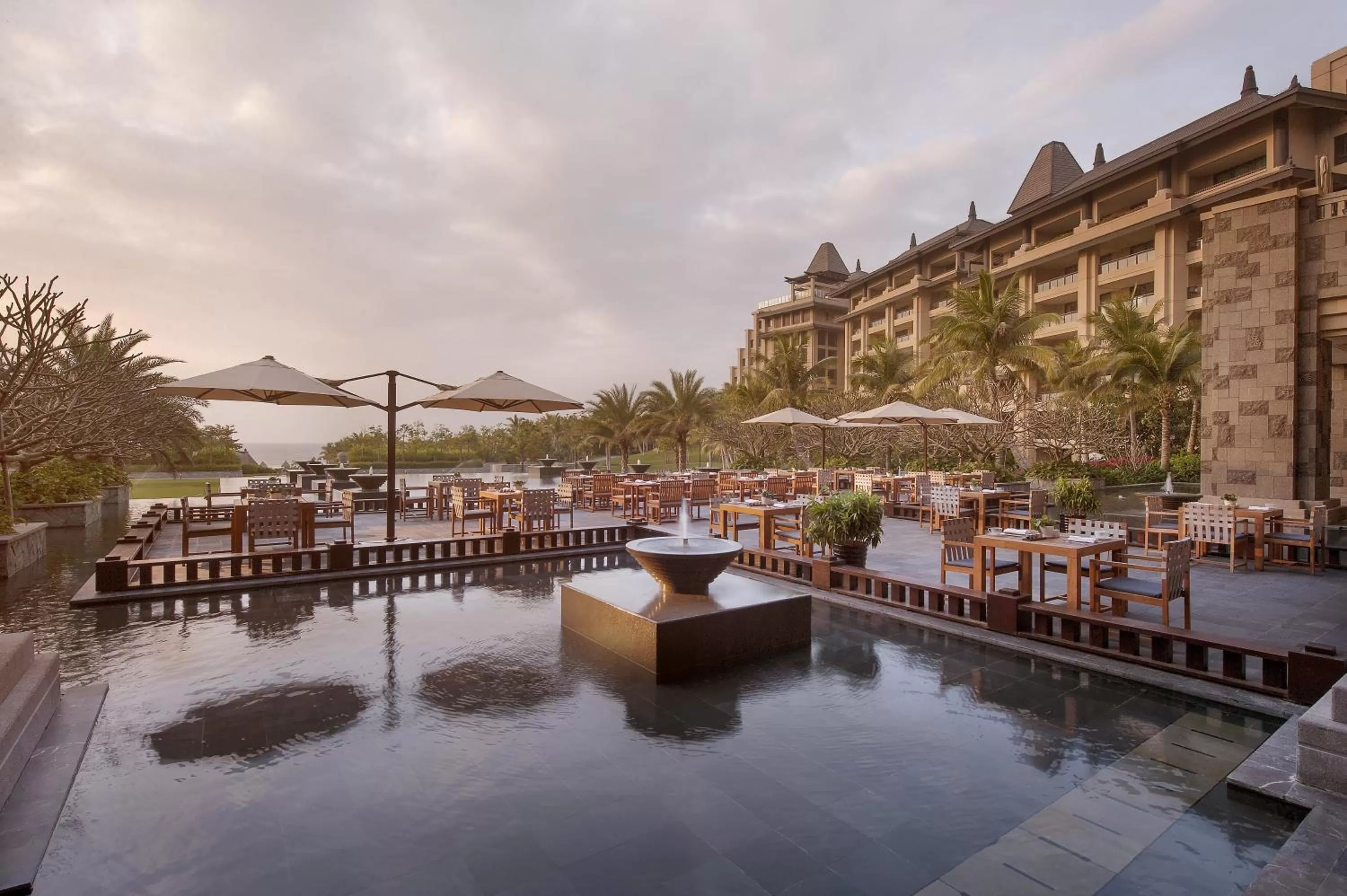 Restaurant/places to eat in Raffles Hainan Clear Water Bay