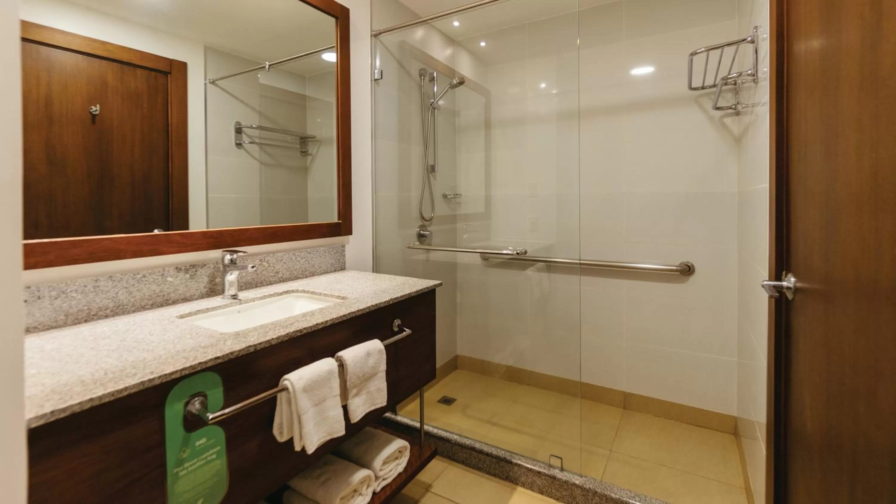Bathroom in Holiday Inn Guayaquil Airport by IHG