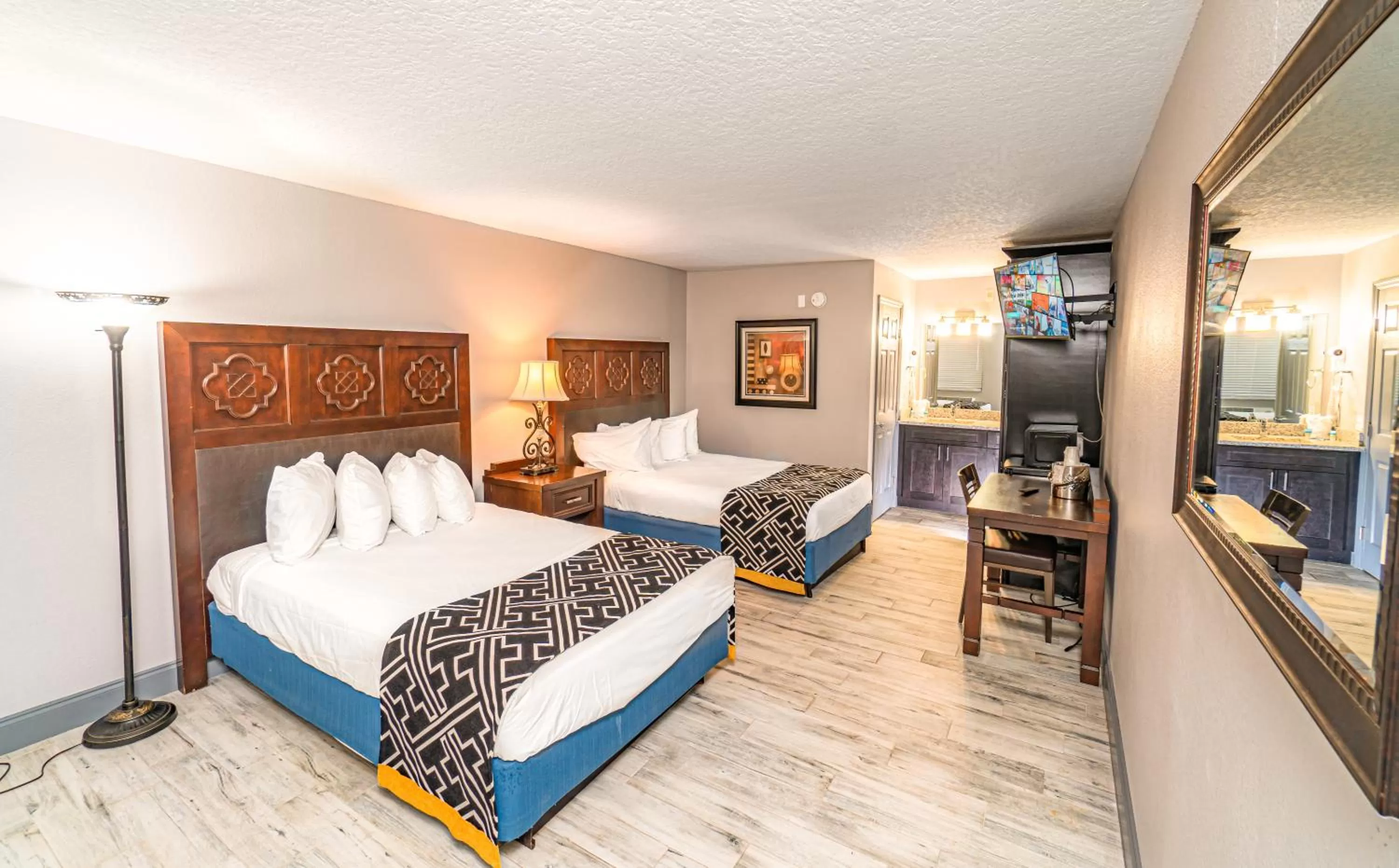 Bedroom, Bed in Sunshine Inn