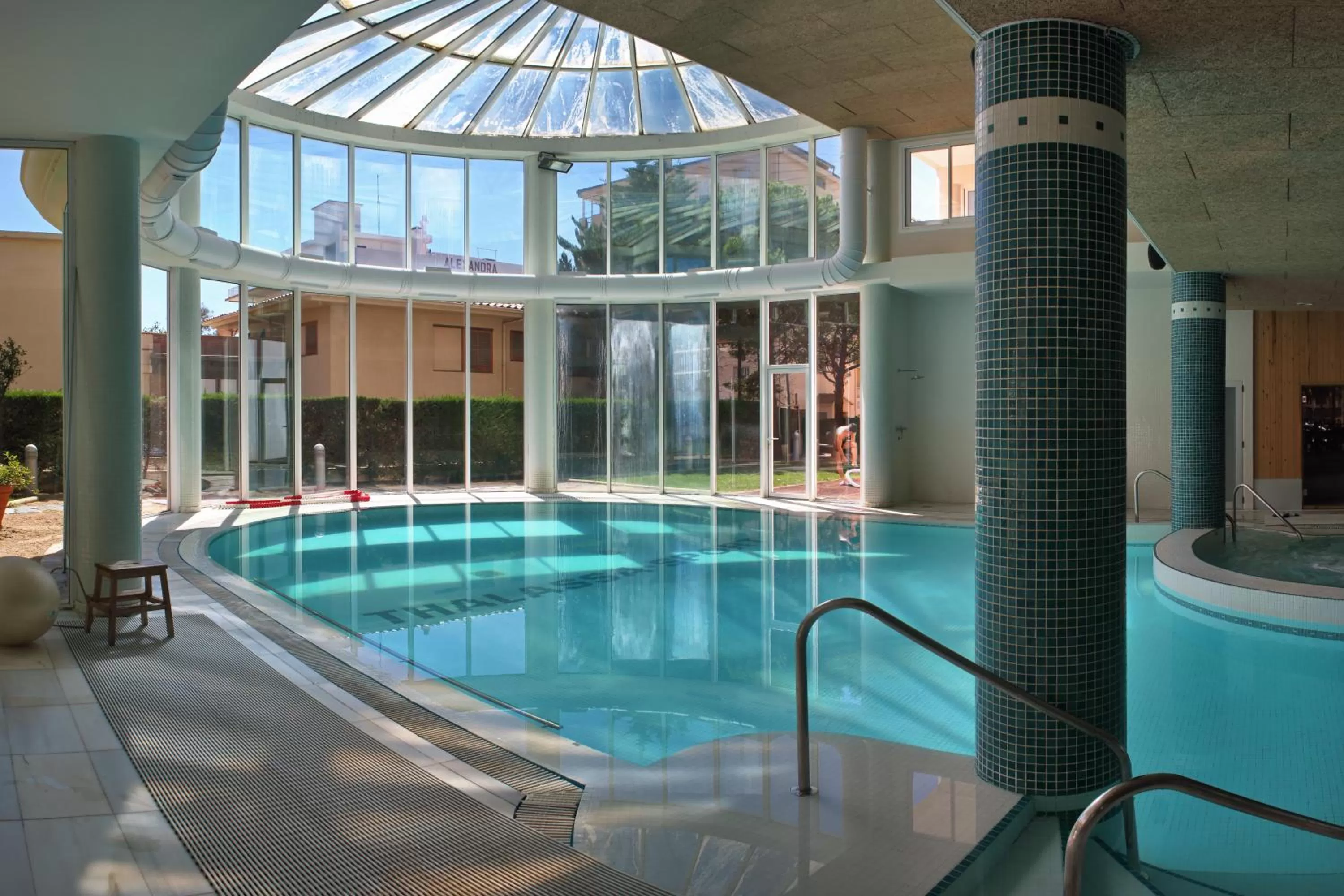 Swimming pool in Hotel & Apartaments Thalassa Sport & Wellness