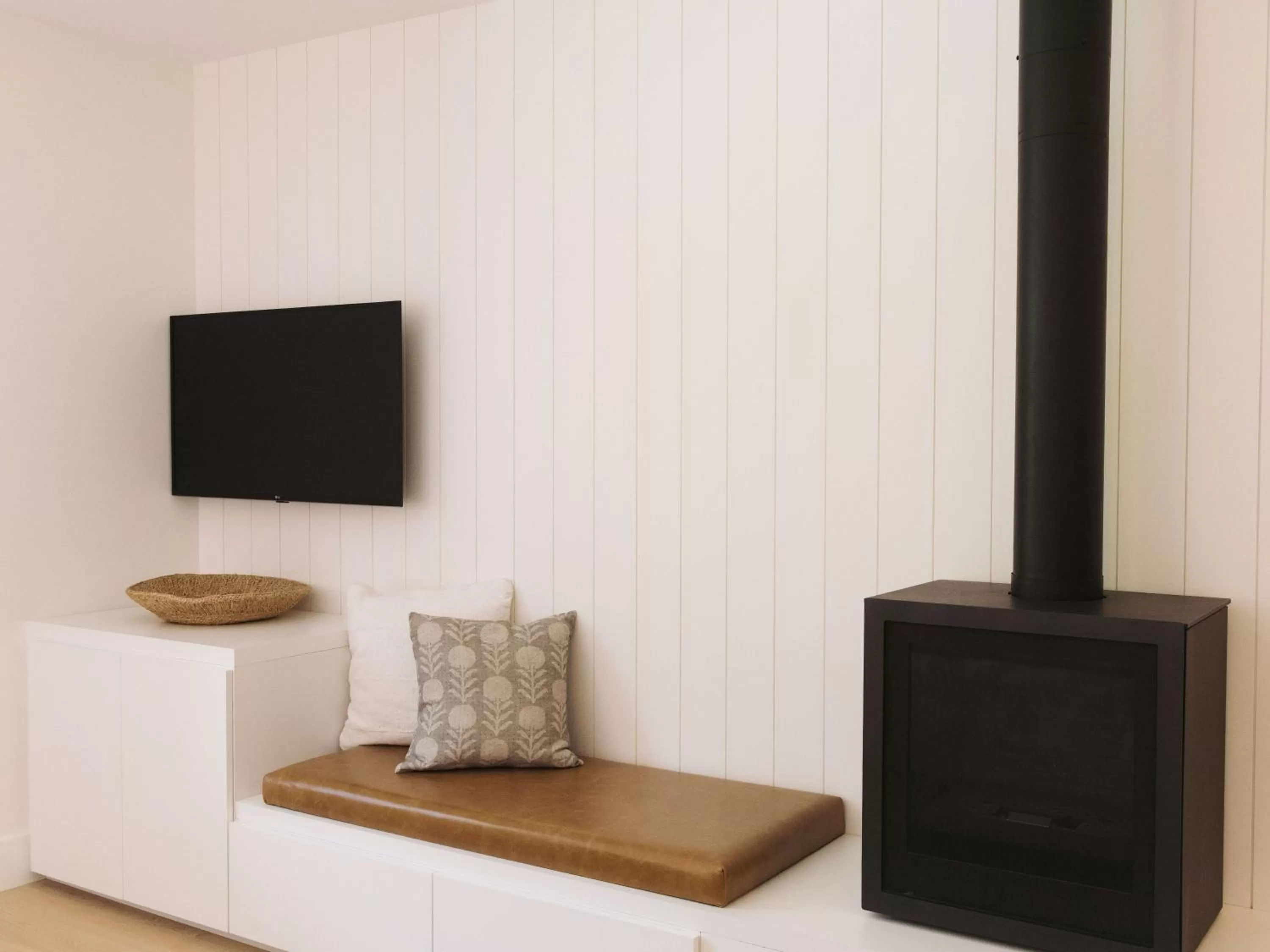 TV and multimedia in The Wildset