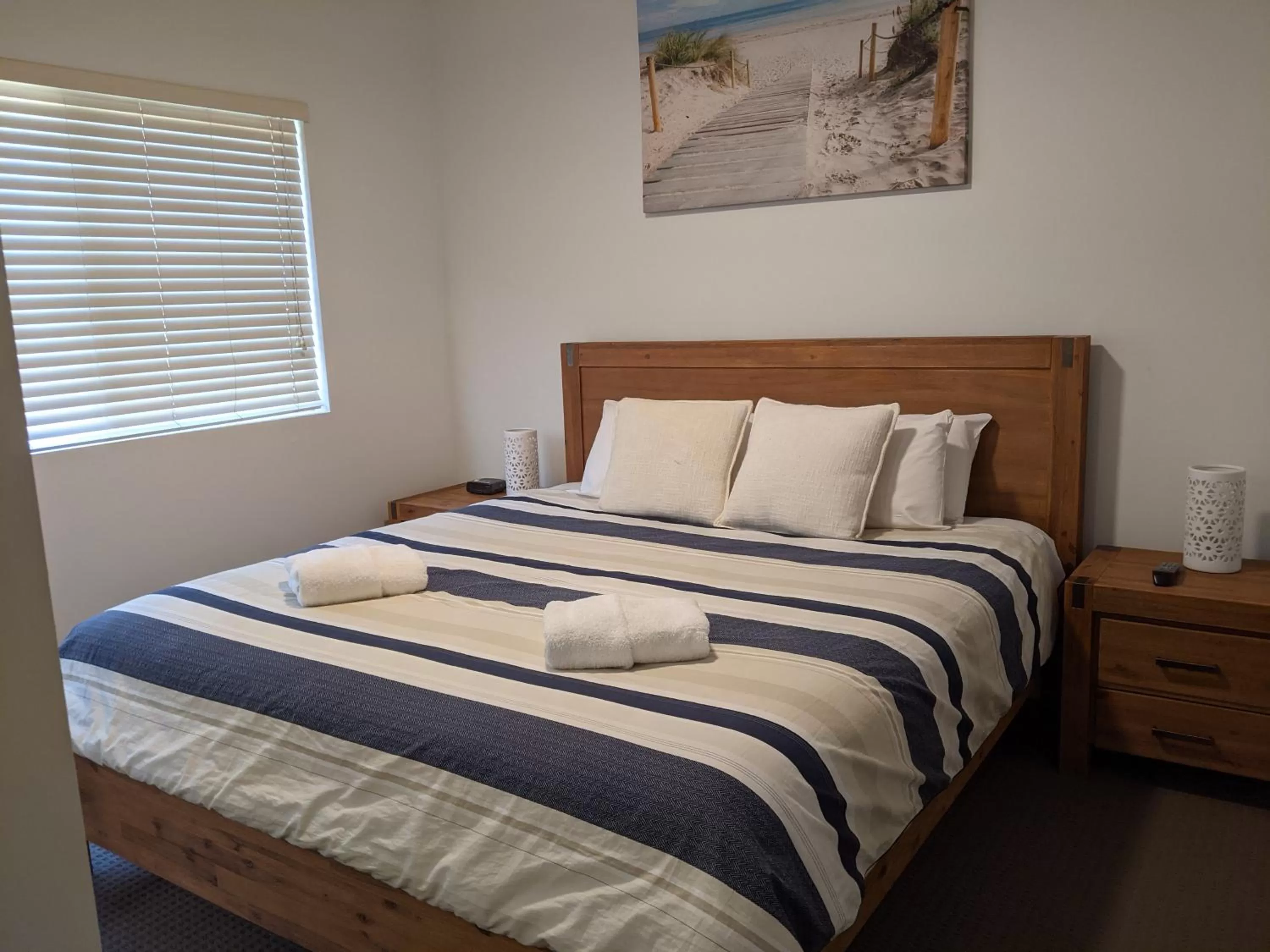 Bedroom, Bed in Moorings Beach Resort