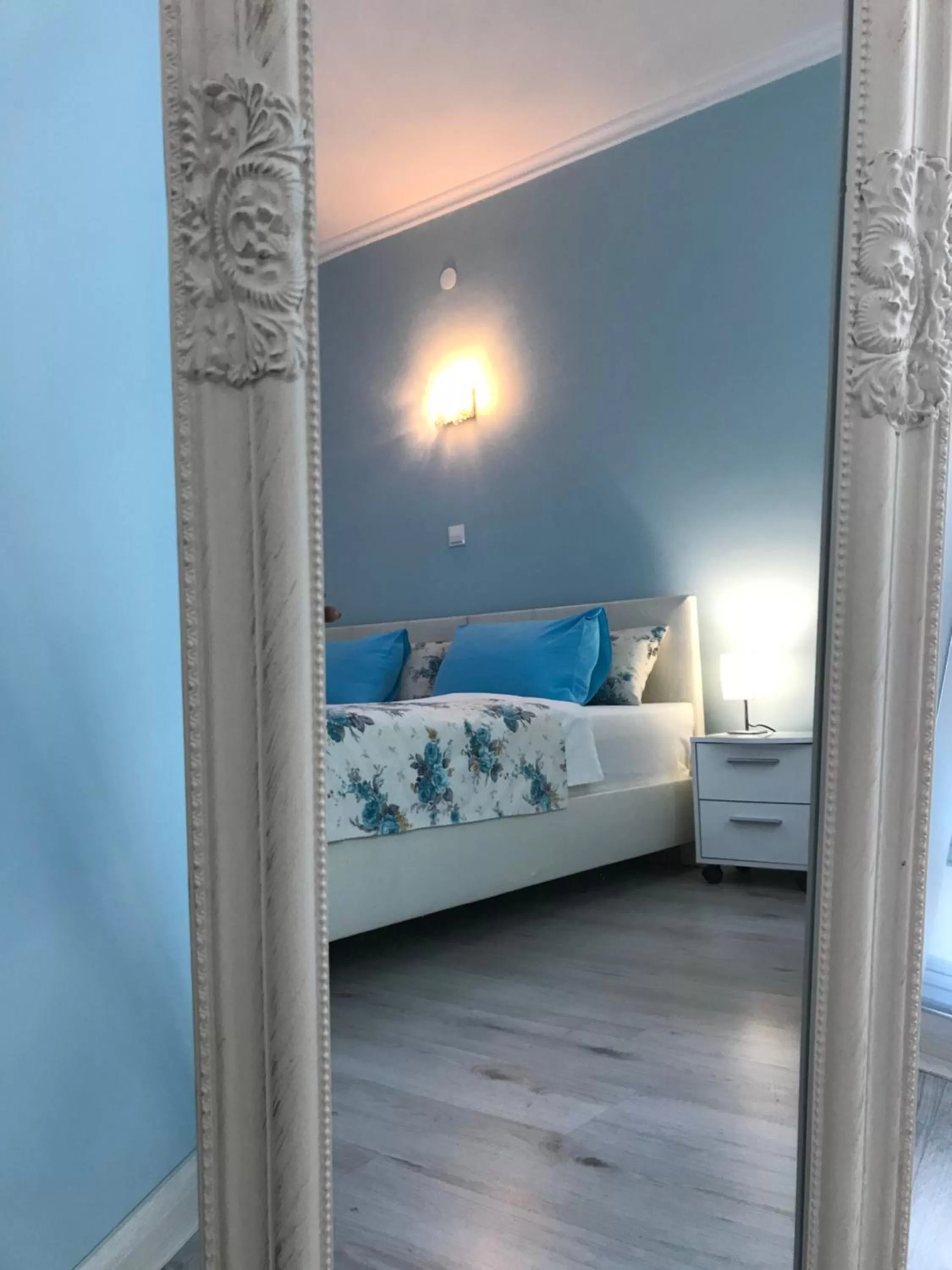 Bed in White Rose Family Guest House