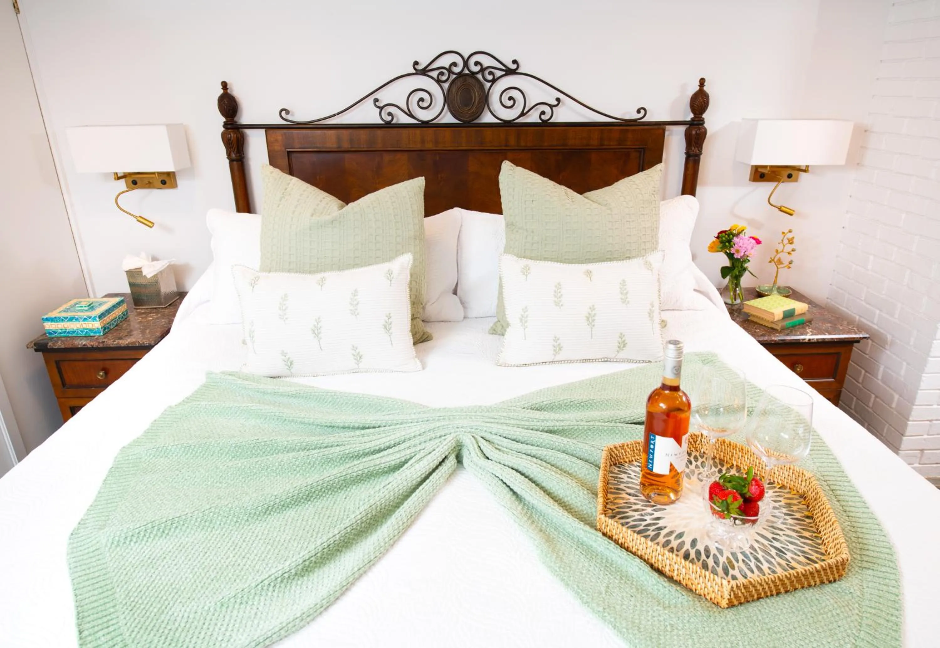 Bed in America's Cup Inn Newport