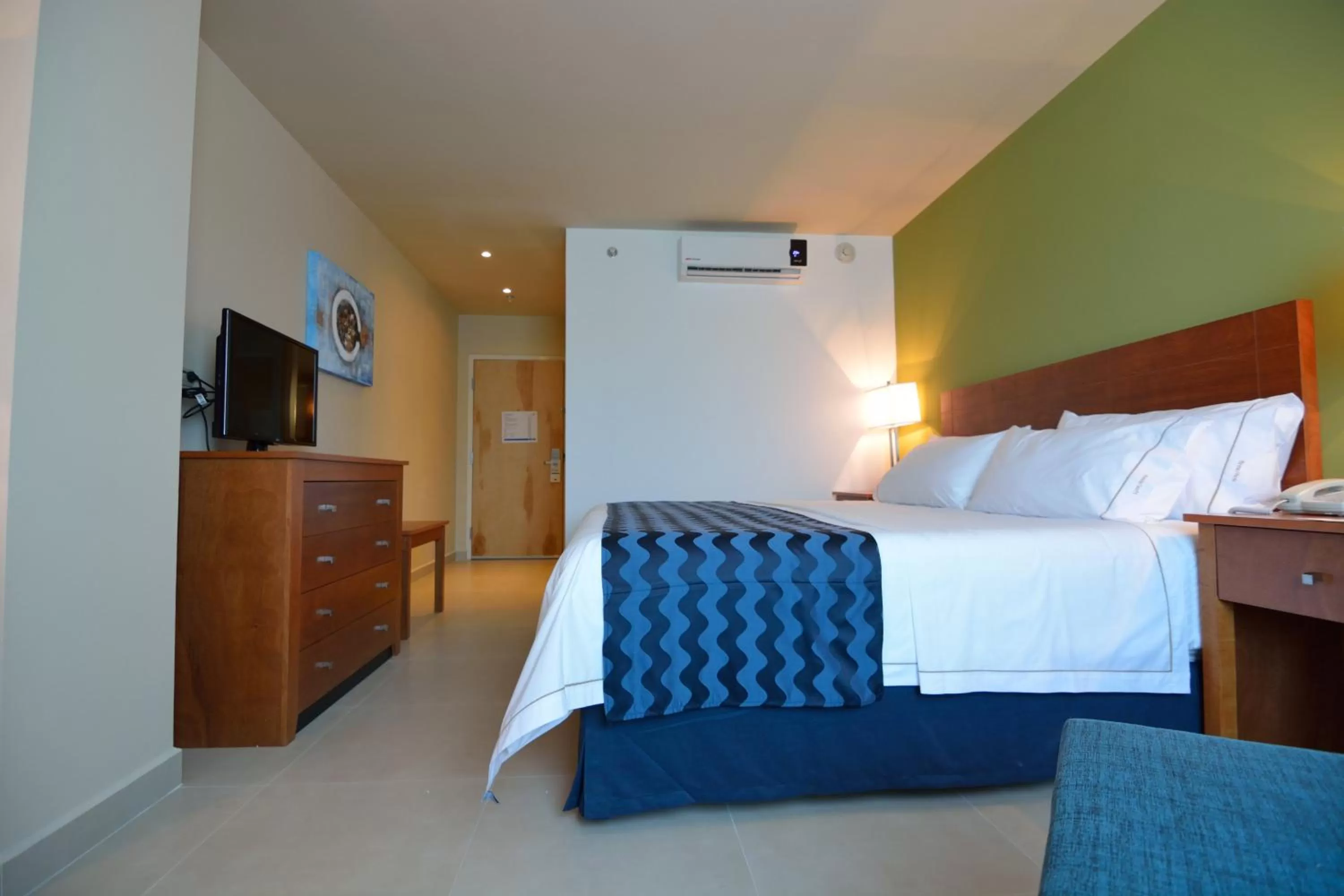 Photo of the whole room, Bed in Holiday Inn Express Cabo San Lucas by IHG