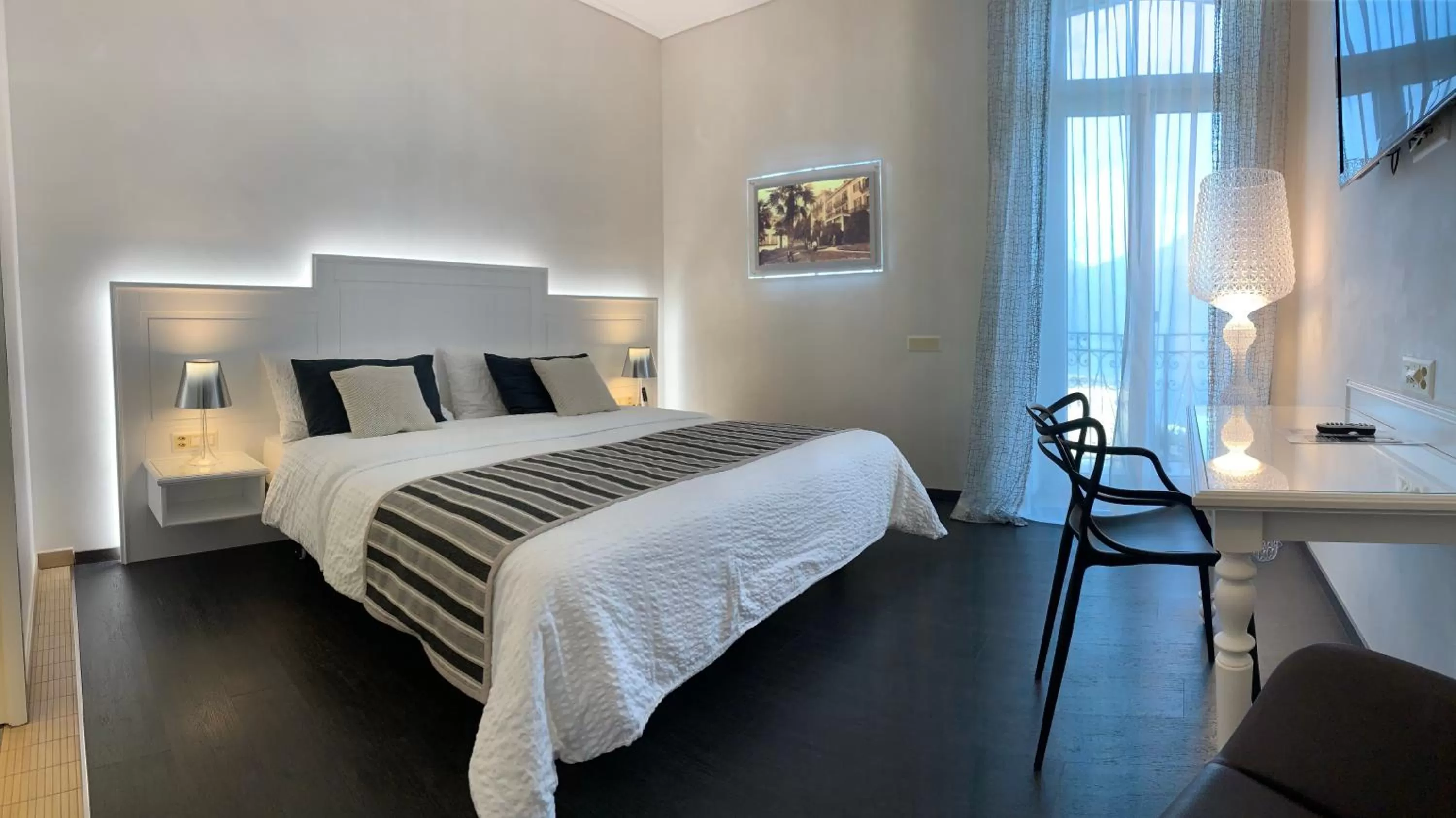 Bed in Continental Parkhotel