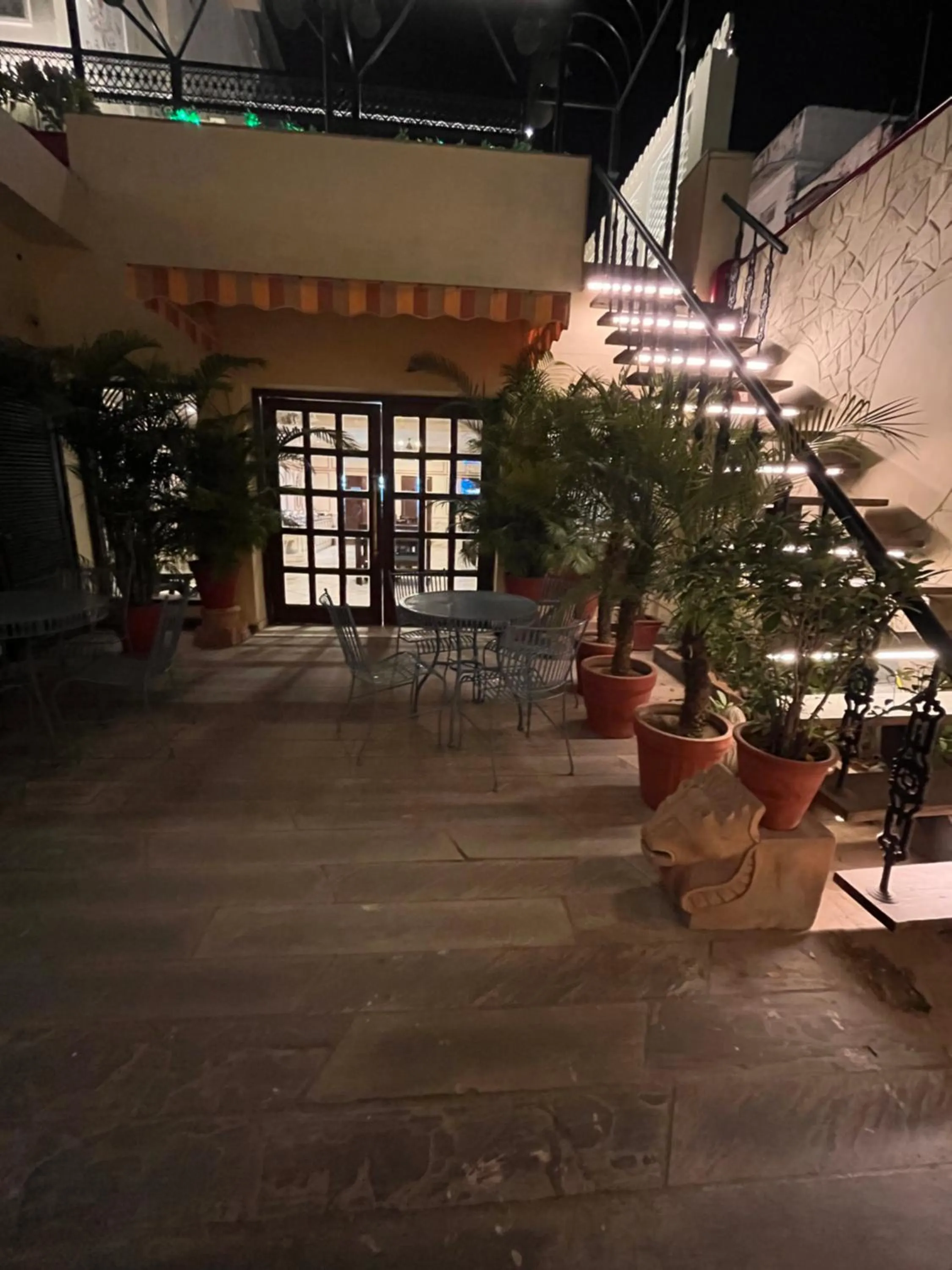 Inner courtyard view in Ratnawali – A Vegetarian Heritage Hotel