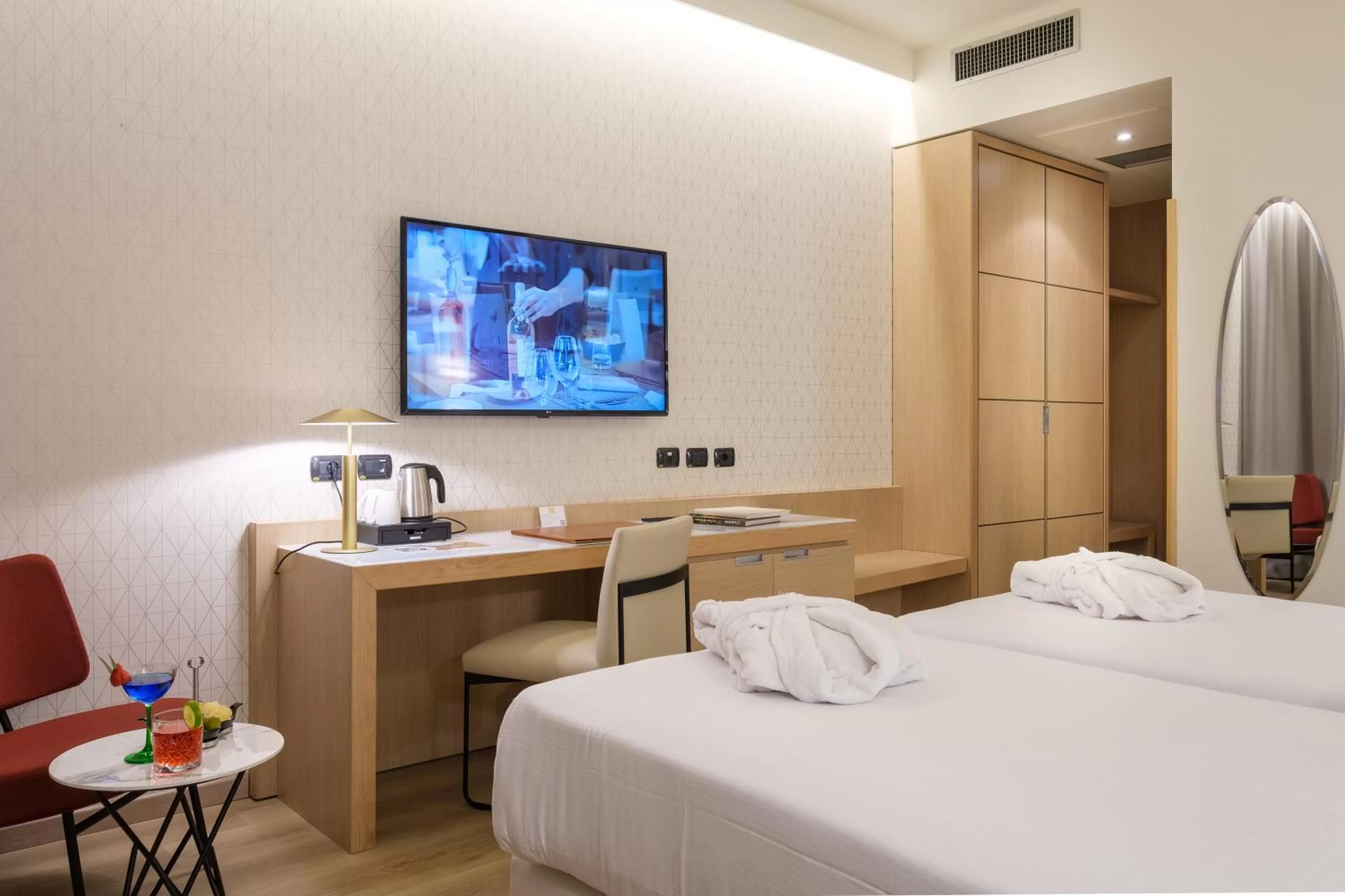 TV and multimedia, Bed in Savhotel Aemilia Bologna