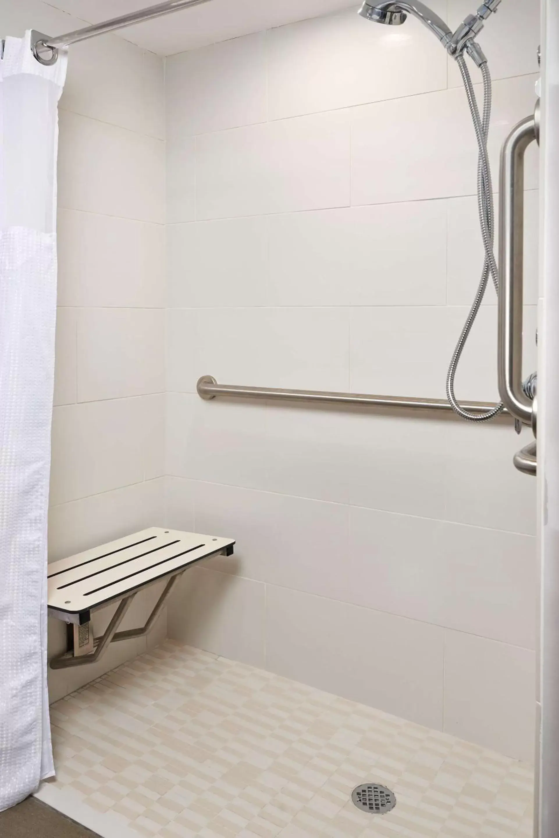 King Room with Ocean View and Roll-in Shower - Disability Access in Best Western Plus Agate Beach Inn King Room with Ocean View and Roll-in Shower - Disability Access in Best Western Plus Agate Beach Inn