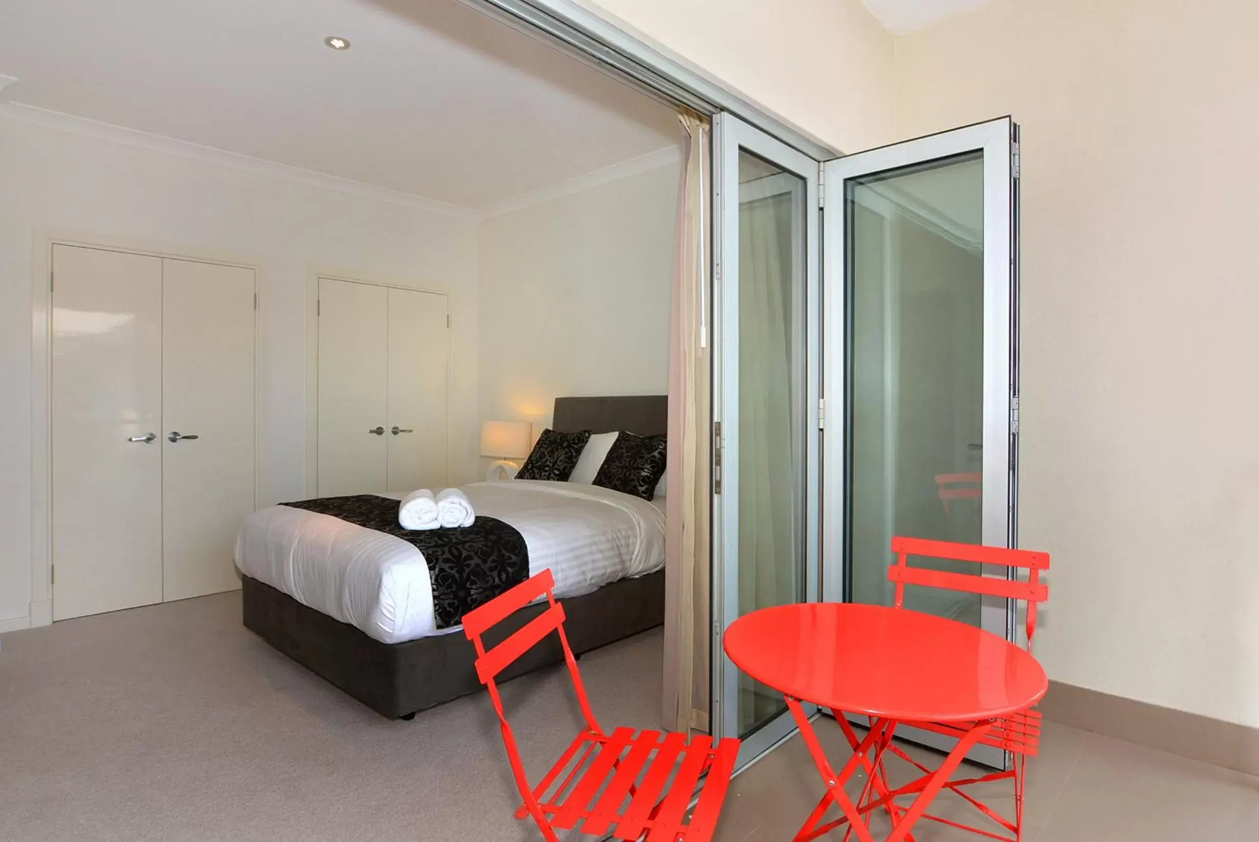 1 Bed Courtyard/Balcony Room in Bunbury Seaview Apartments 1 Bed Courtyard/Balcony Room in Bunbury Seaview Apartments