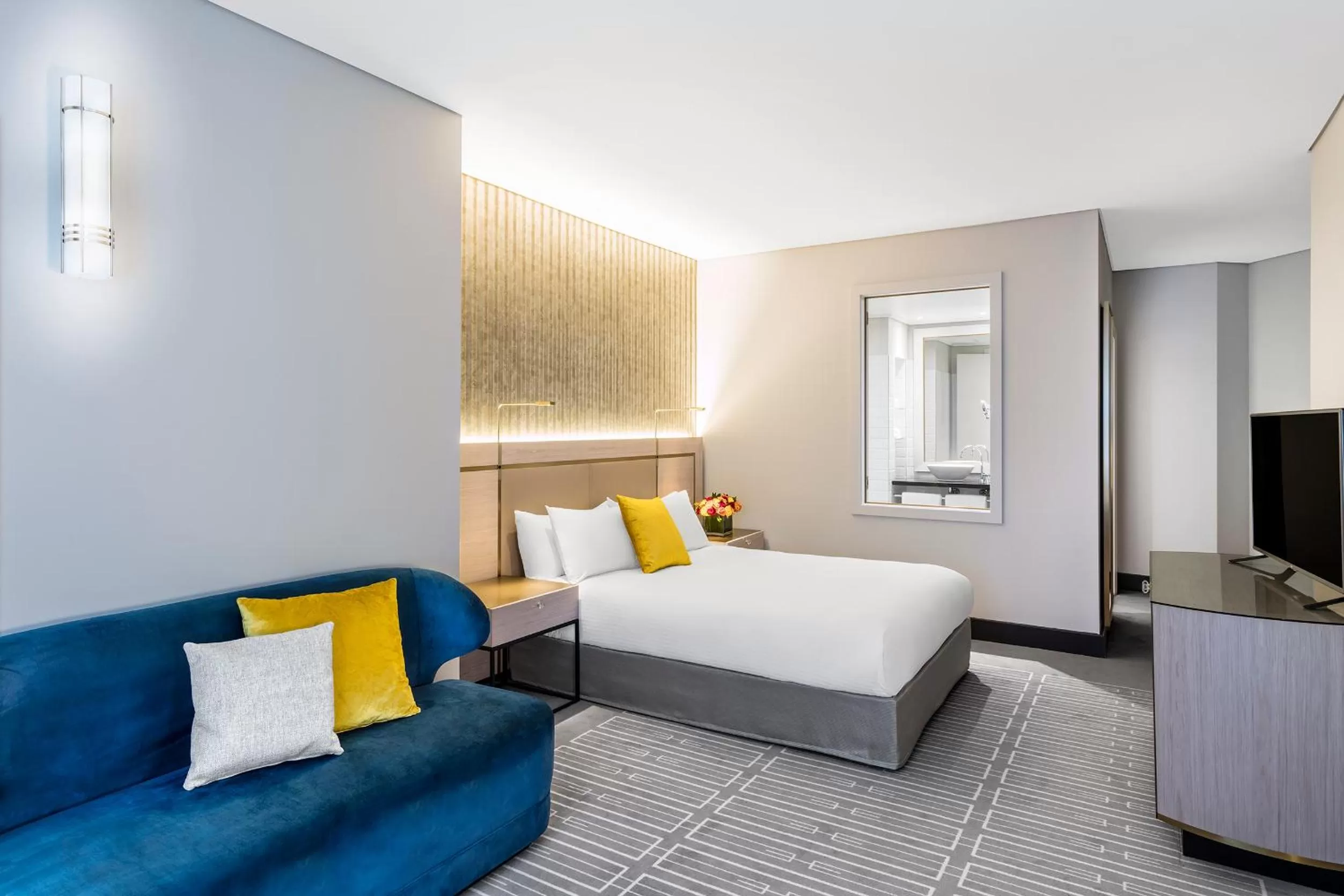 Photo of the whole room, Bed in Paradox Sydney