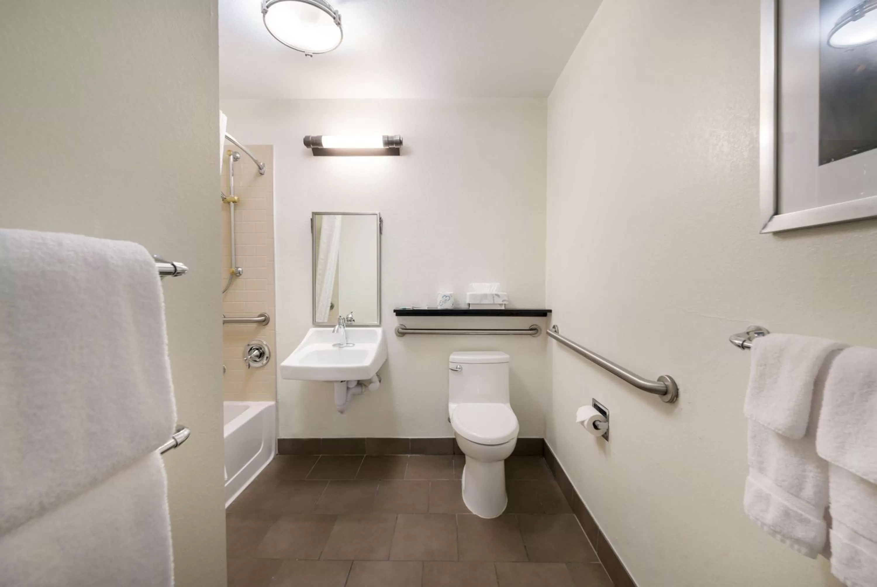 Bathroom in Sonesta Simply Suites Hampton