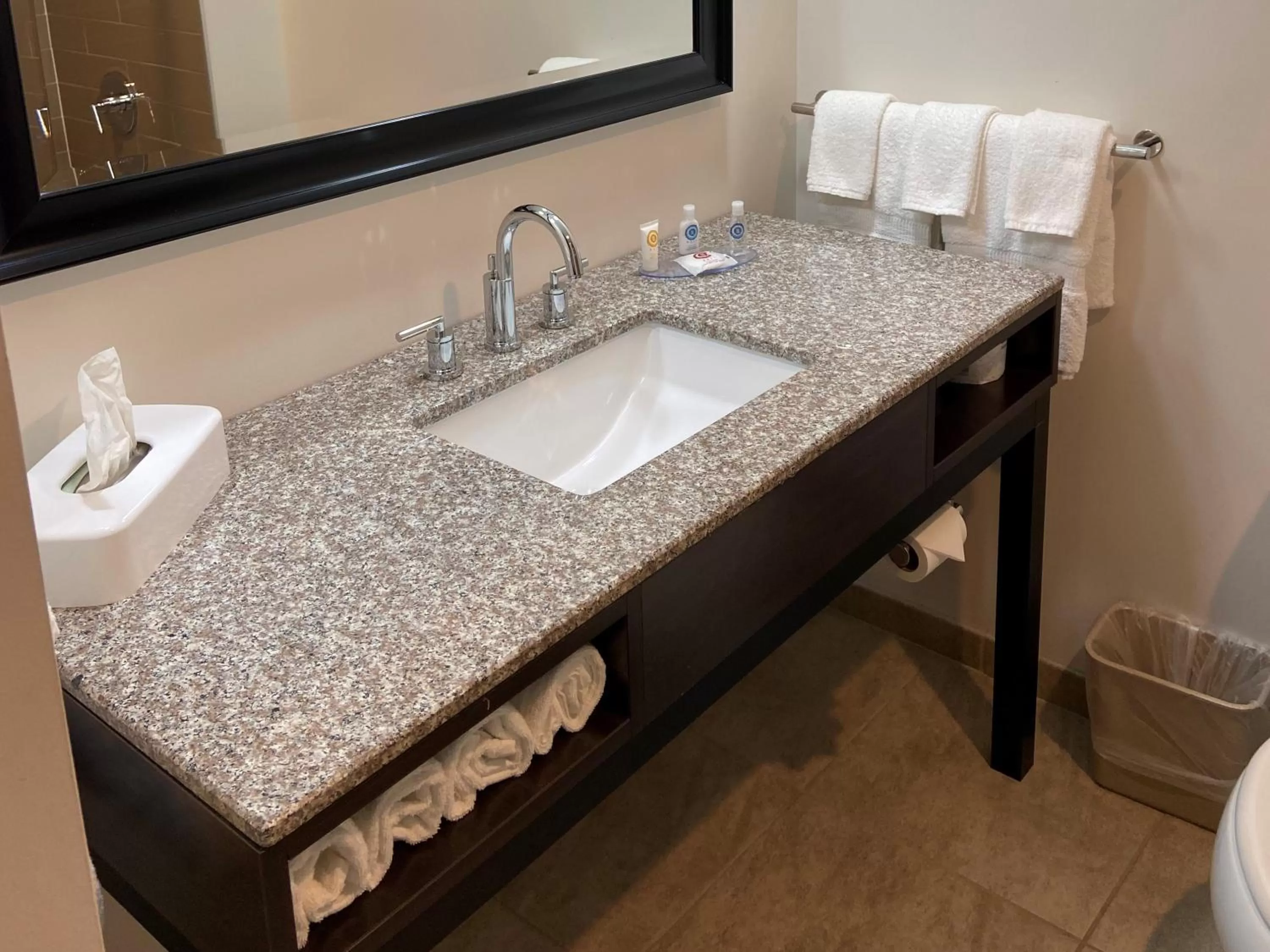 Bathroom in Comfort Inn Connellsville Riverview