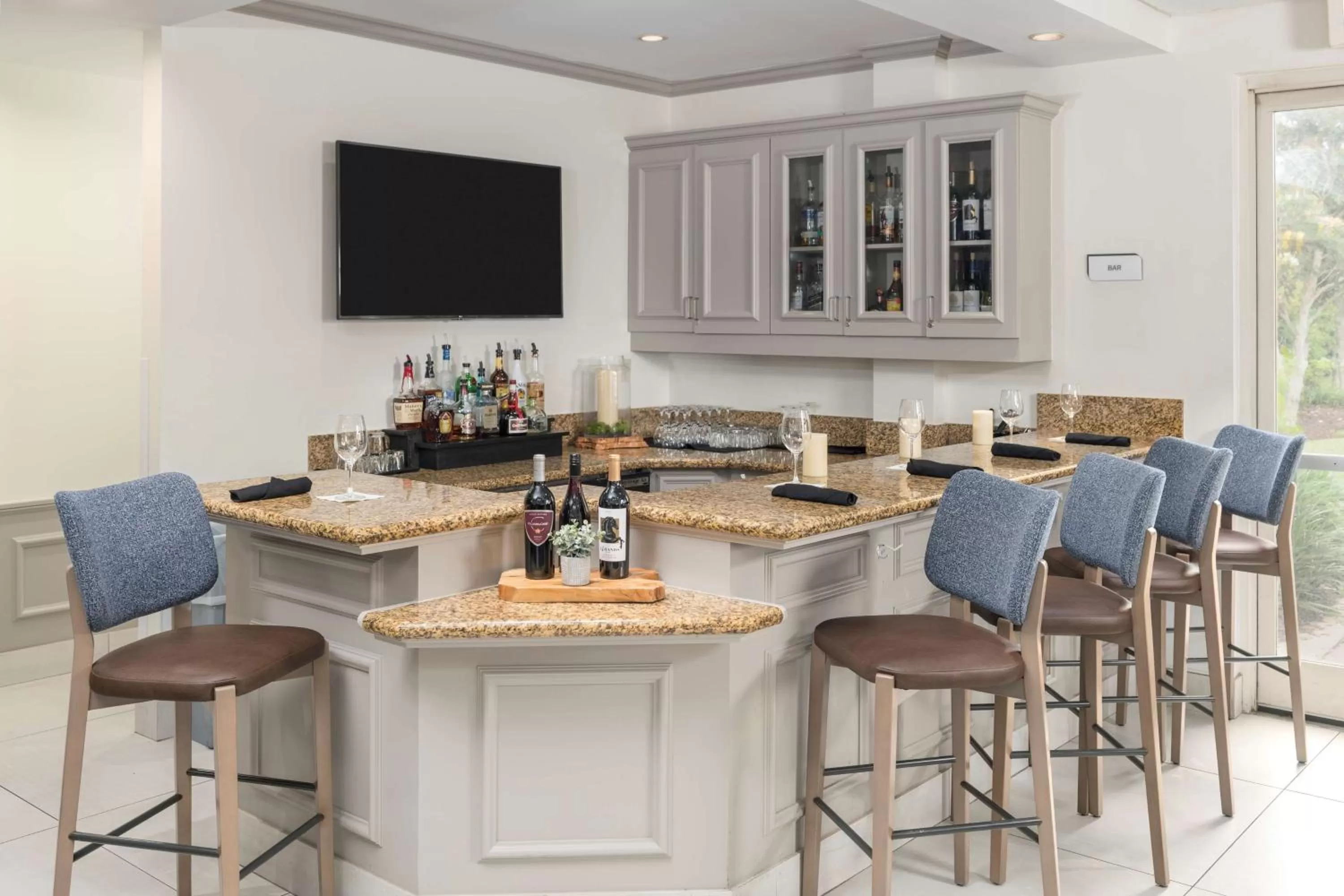 Restaurant/places to eat in Hilton Garden Inn Lafayette/Cajundome