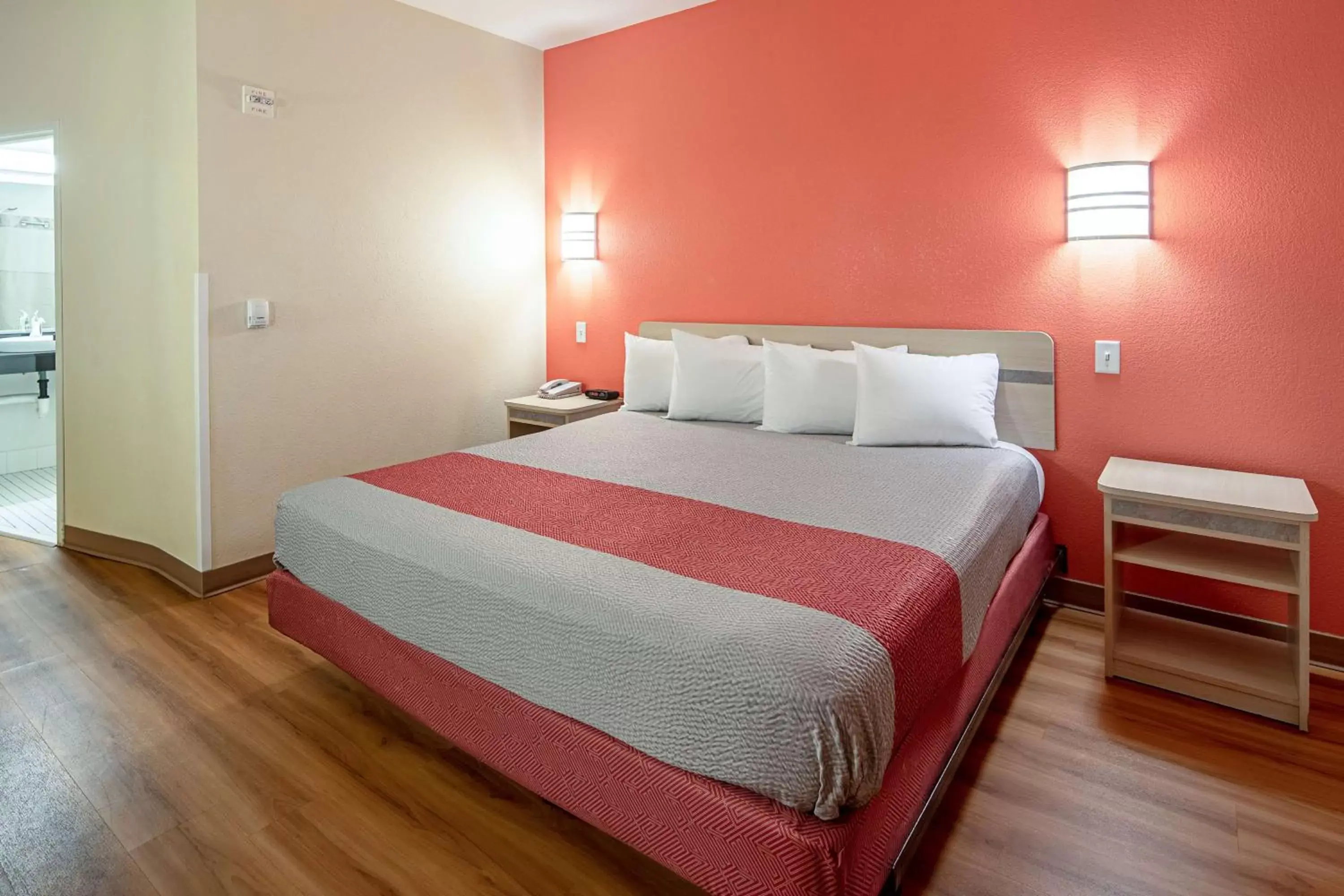 King Room - Disability Access - Non-Smoking in Motel 6-Anchorage, AK - Midtown King Room - Disability Access - Non-Smoking in Motel 6-Anchorage, AK - Midtown