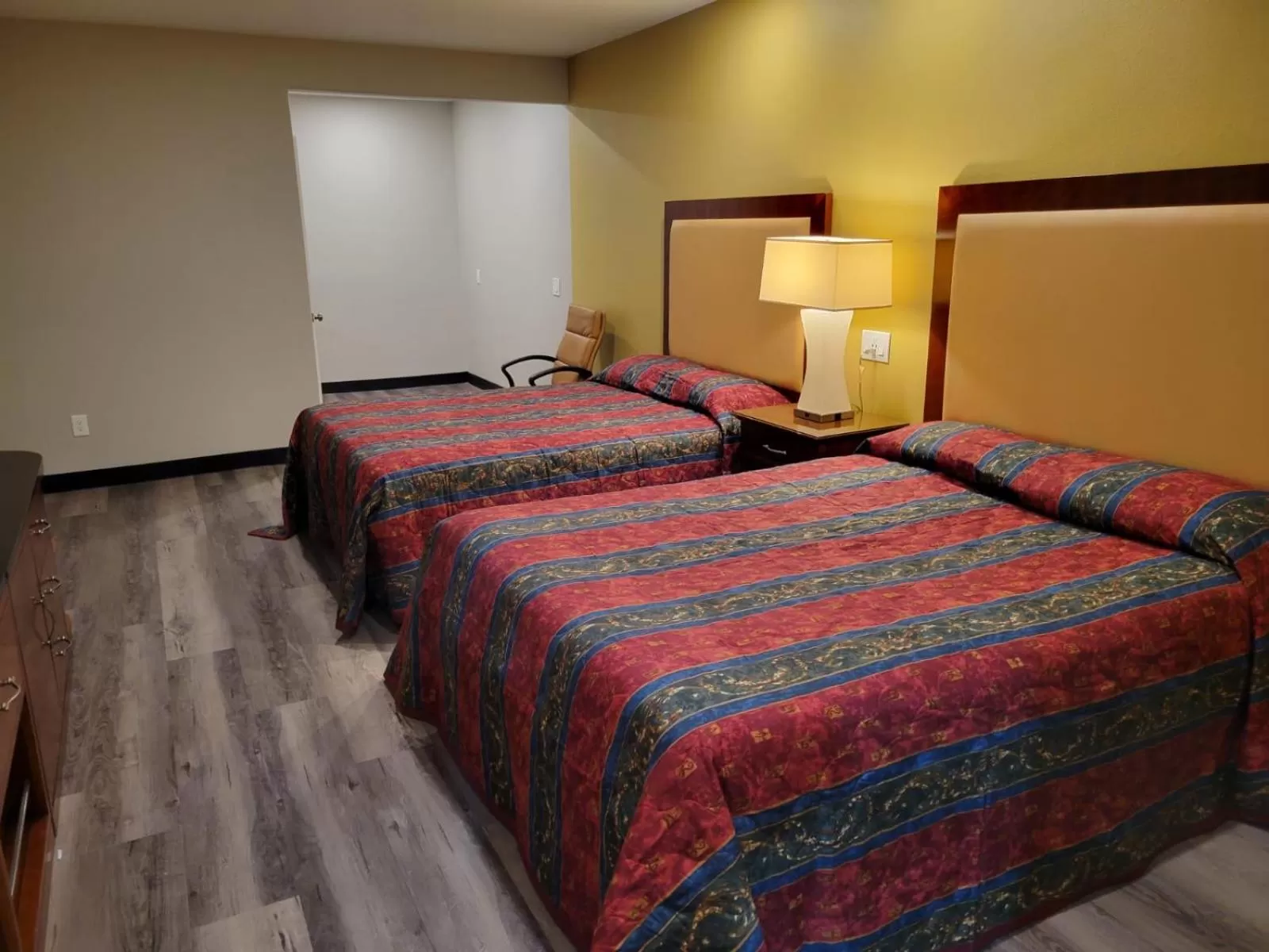 Photo of the whole room in Stadium Inn & Spas