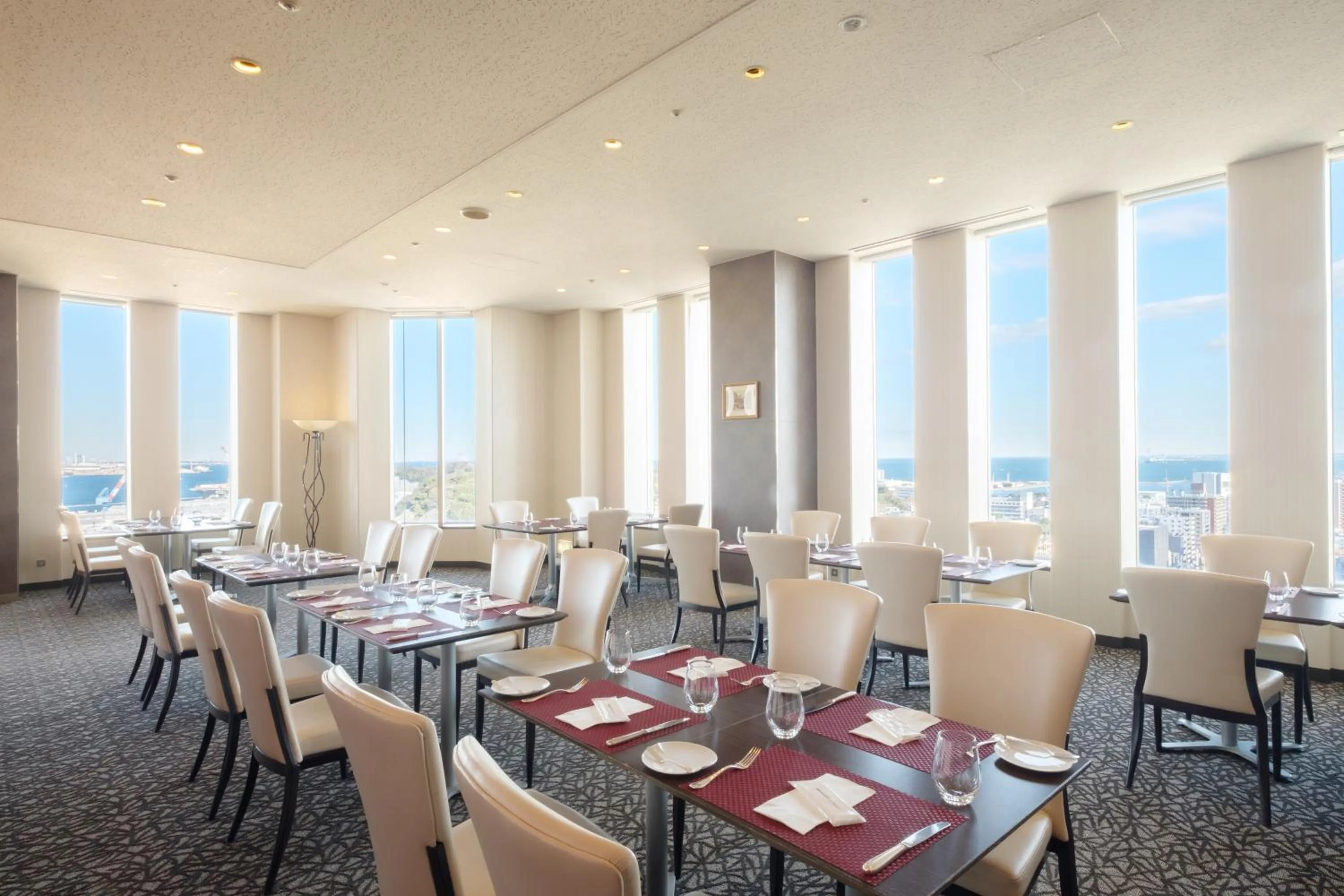 Restaurant/places to eat in Mercure Yokosuka