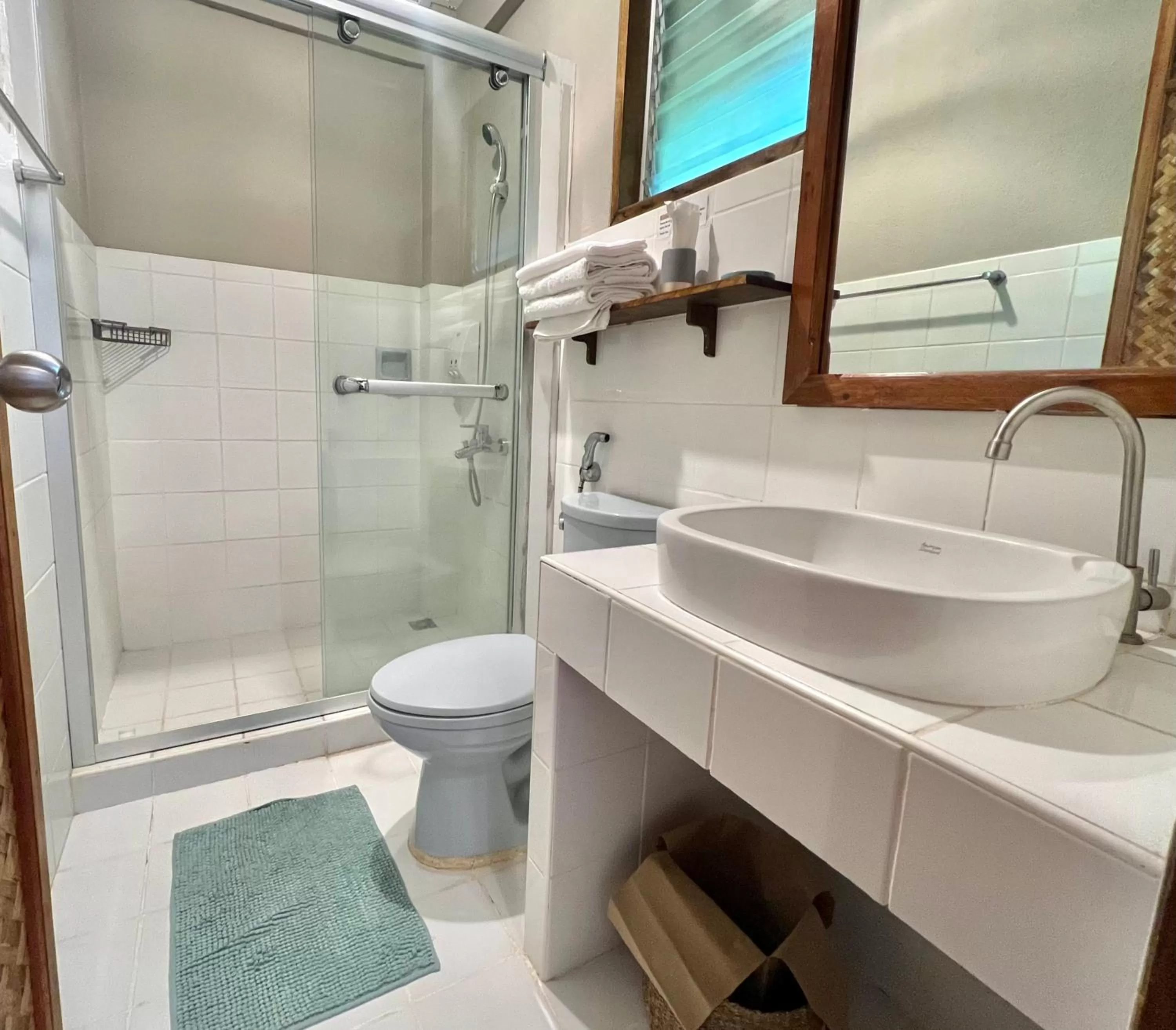 Golden Monkey Beach Hotel