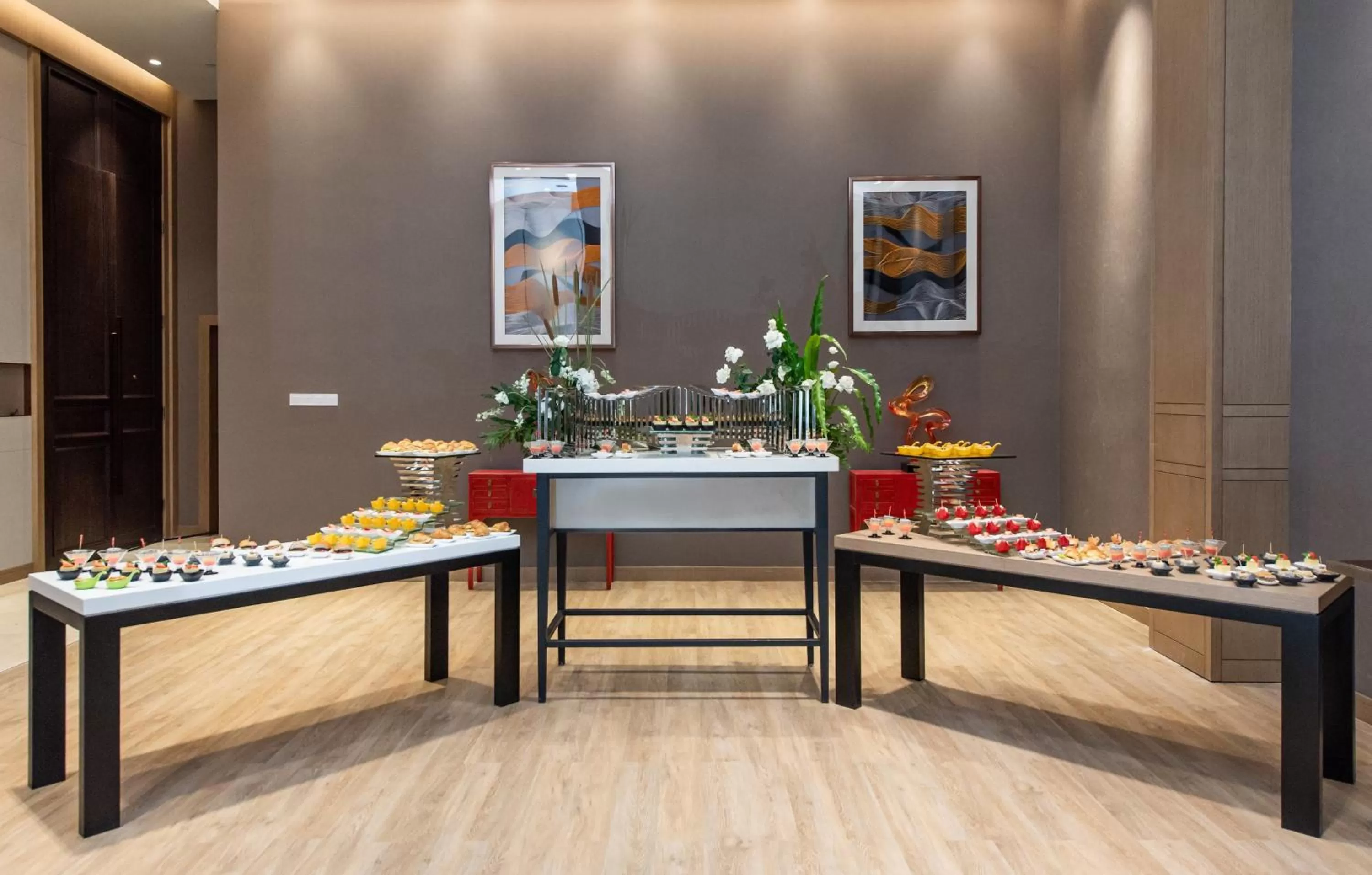 Meeting/conference room in Holiday Inn Wuhan Riverside by IHG