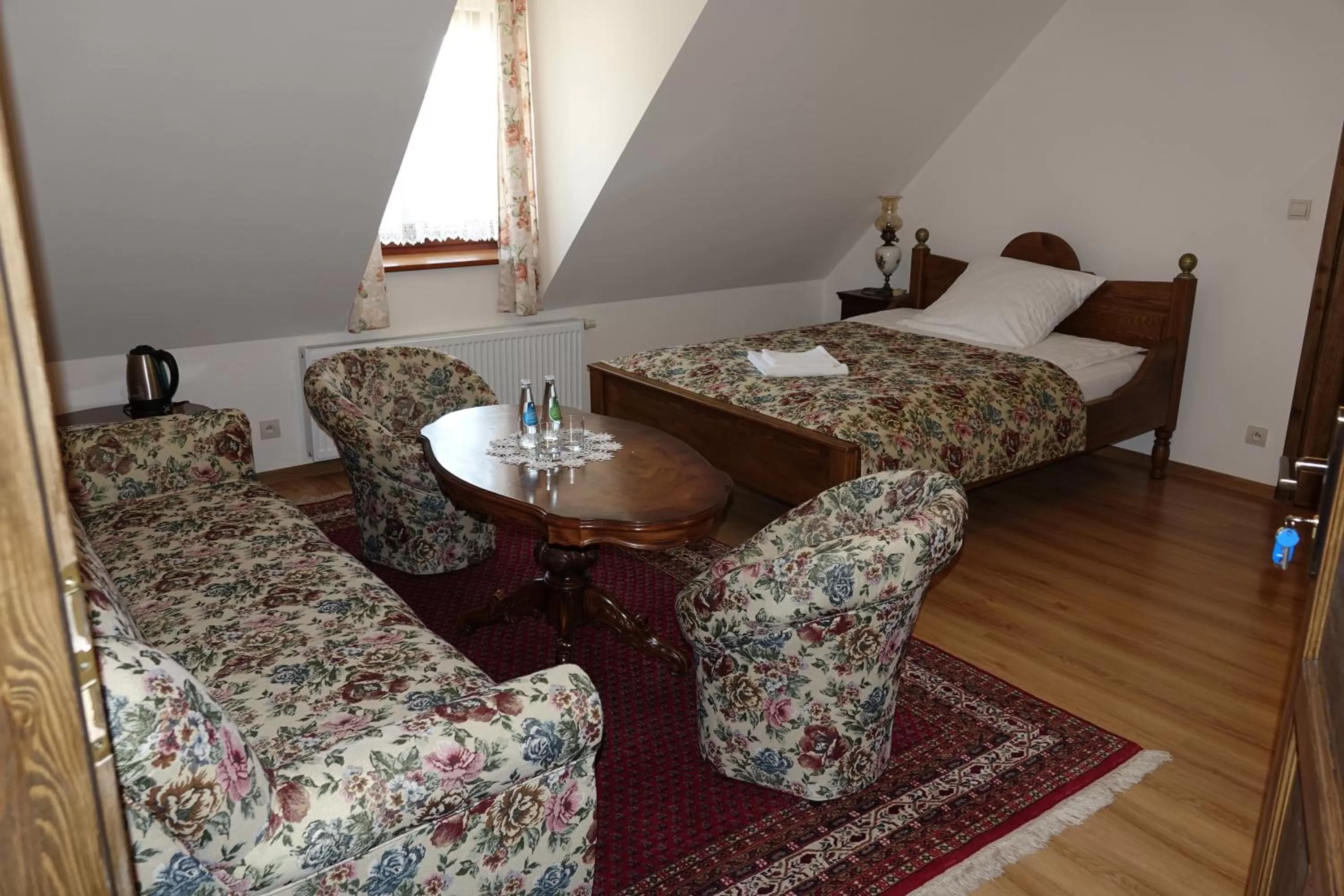 Bed in Gościniec Dworski w Ropie