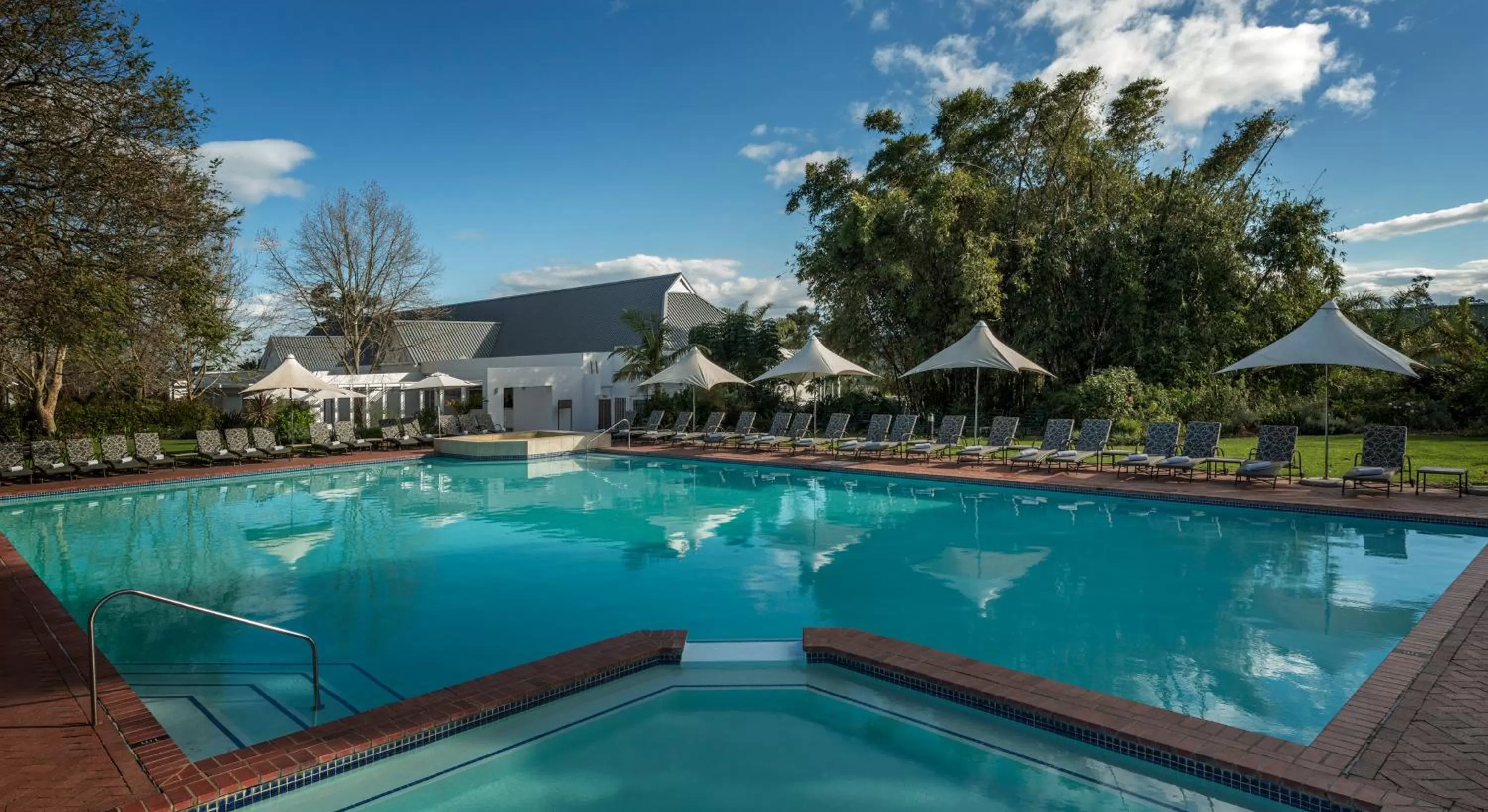 Swimming pool in Fancourt Hotel