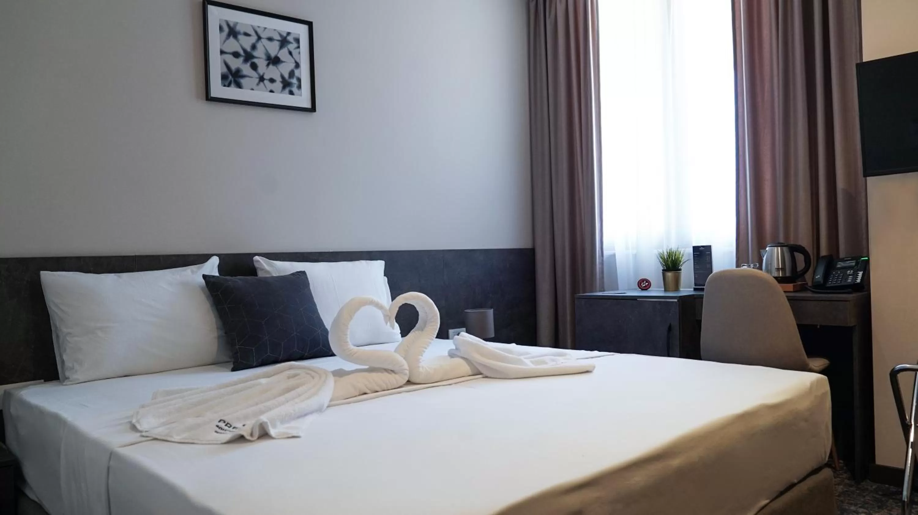 Bed in Hotel Premium