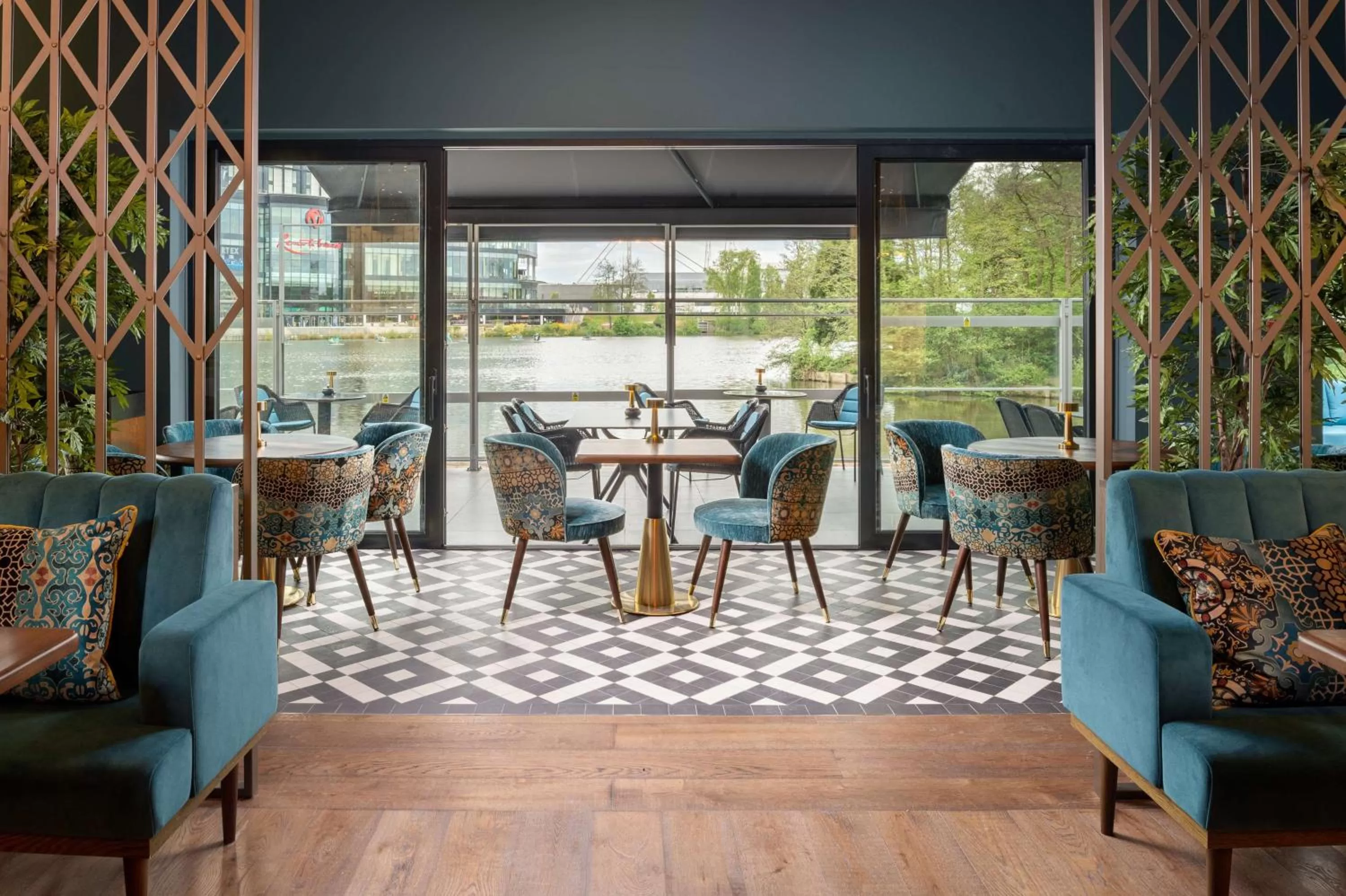 Restaurant/places to eat in Hilton Birmingham Metropole Hotel