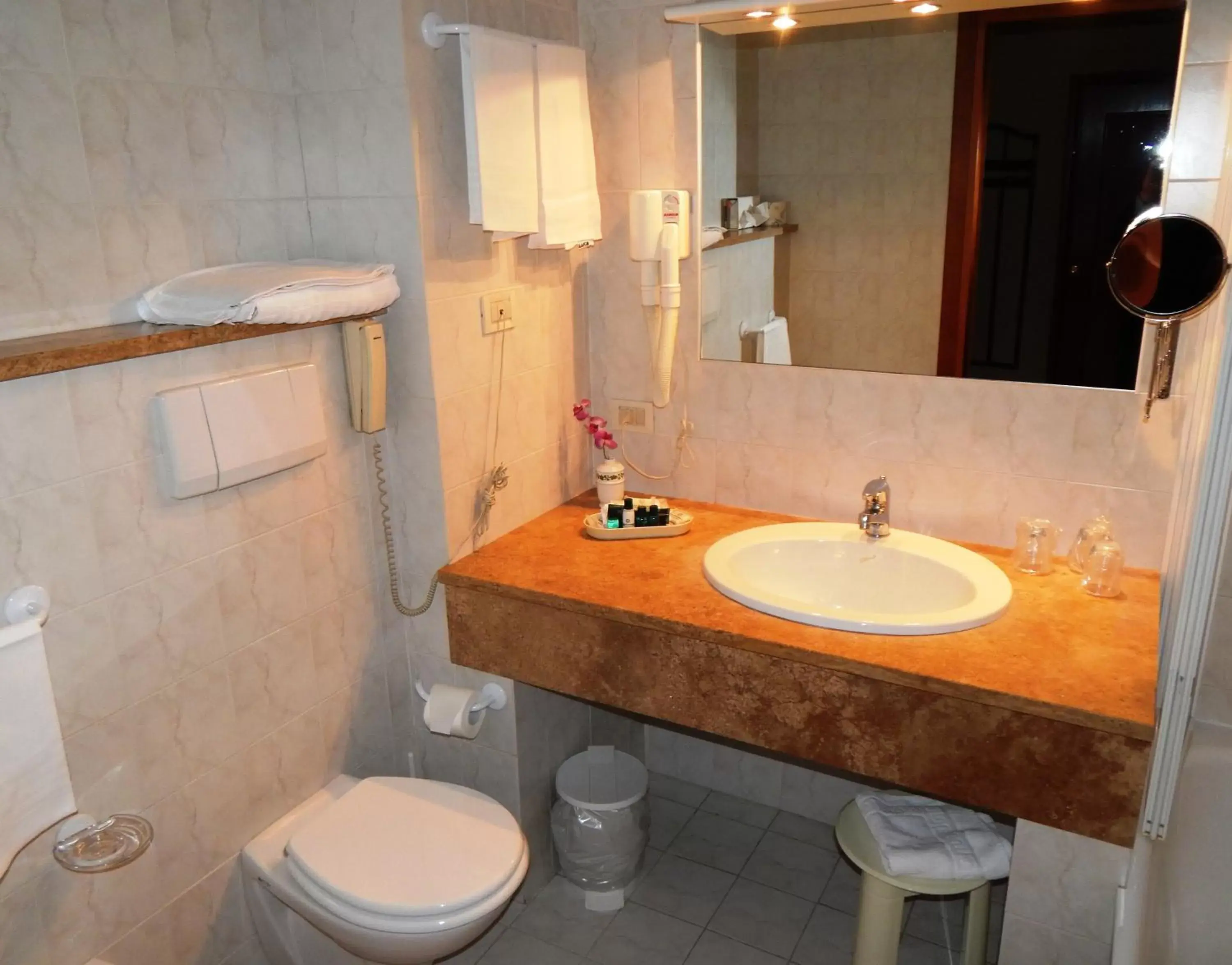 Twin Room in Hilton Garden Inn Bologna North Twin Room in Hilton Garden Inn Bologna North