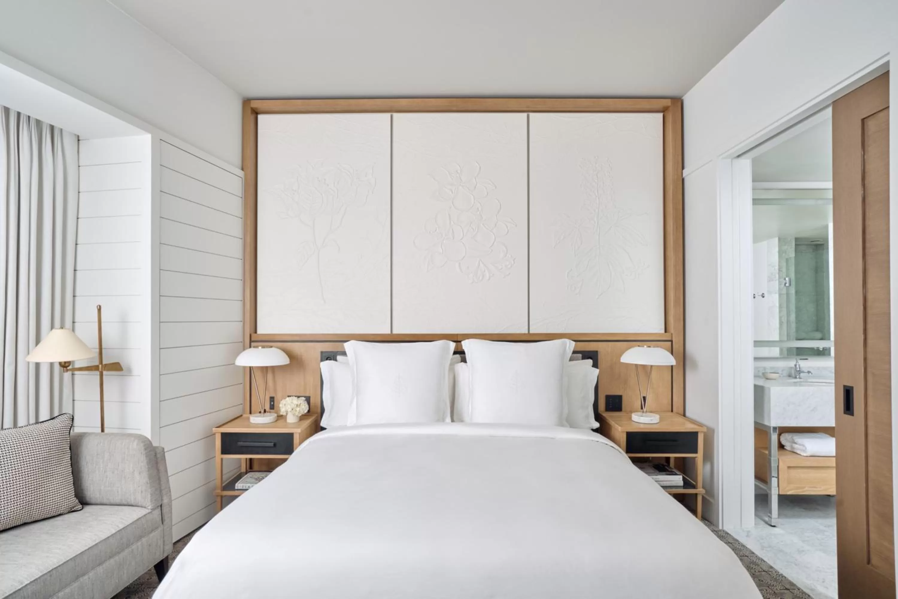 Deluxe City-View Room King in Four Seasons New Orleans